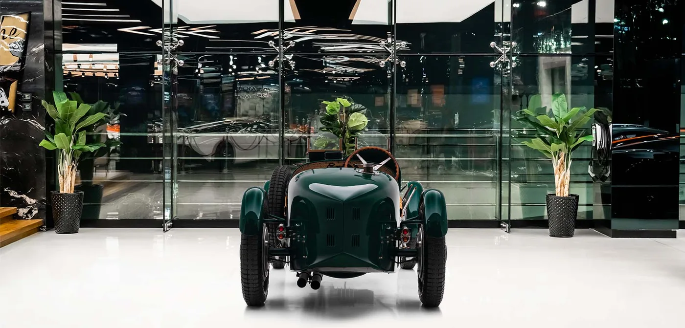 1924 Bugatti Type 35 Pur Sang recreation offered by a specialist dealer in Dubai, United Arab Emirates, exterior view 4