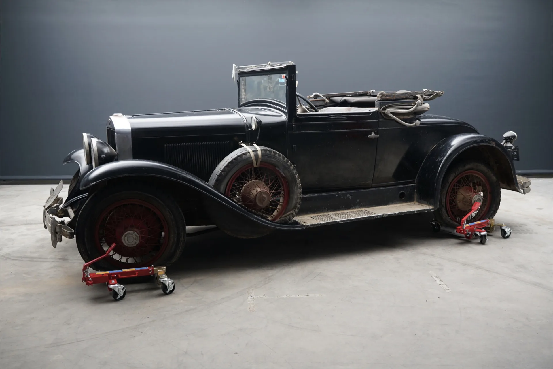 1928 LaSalle Series 303 Convertible Coupé offered by a specialist dealer in Brummen, Netherlands, main photo
