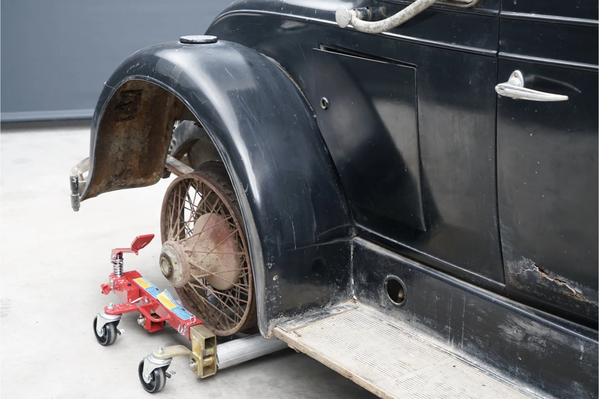 1928 LaSalle Series 303 Convertible Coupé, 3/7