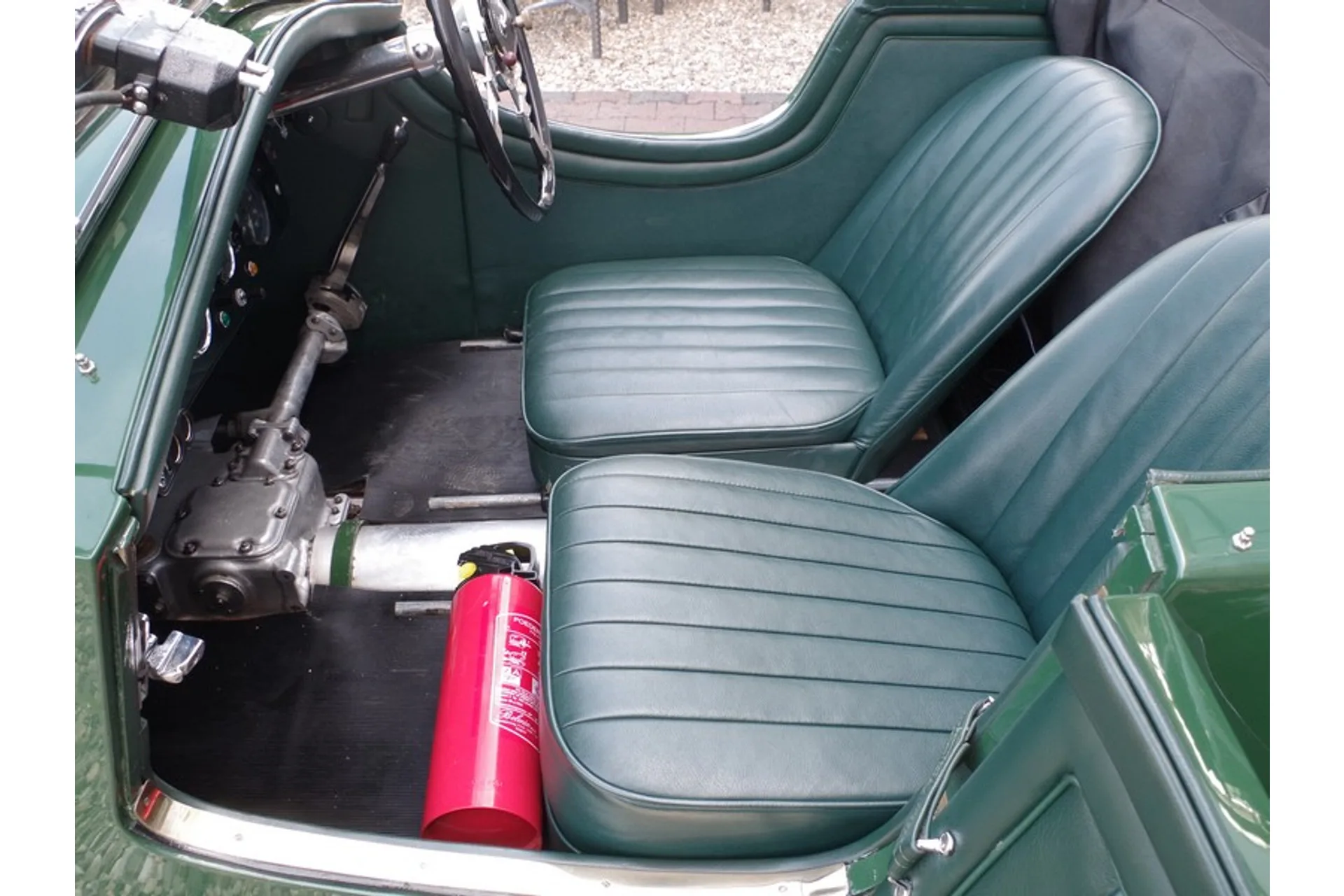 1932 Invicta 4.5 Litre S-Type replica, 29/30