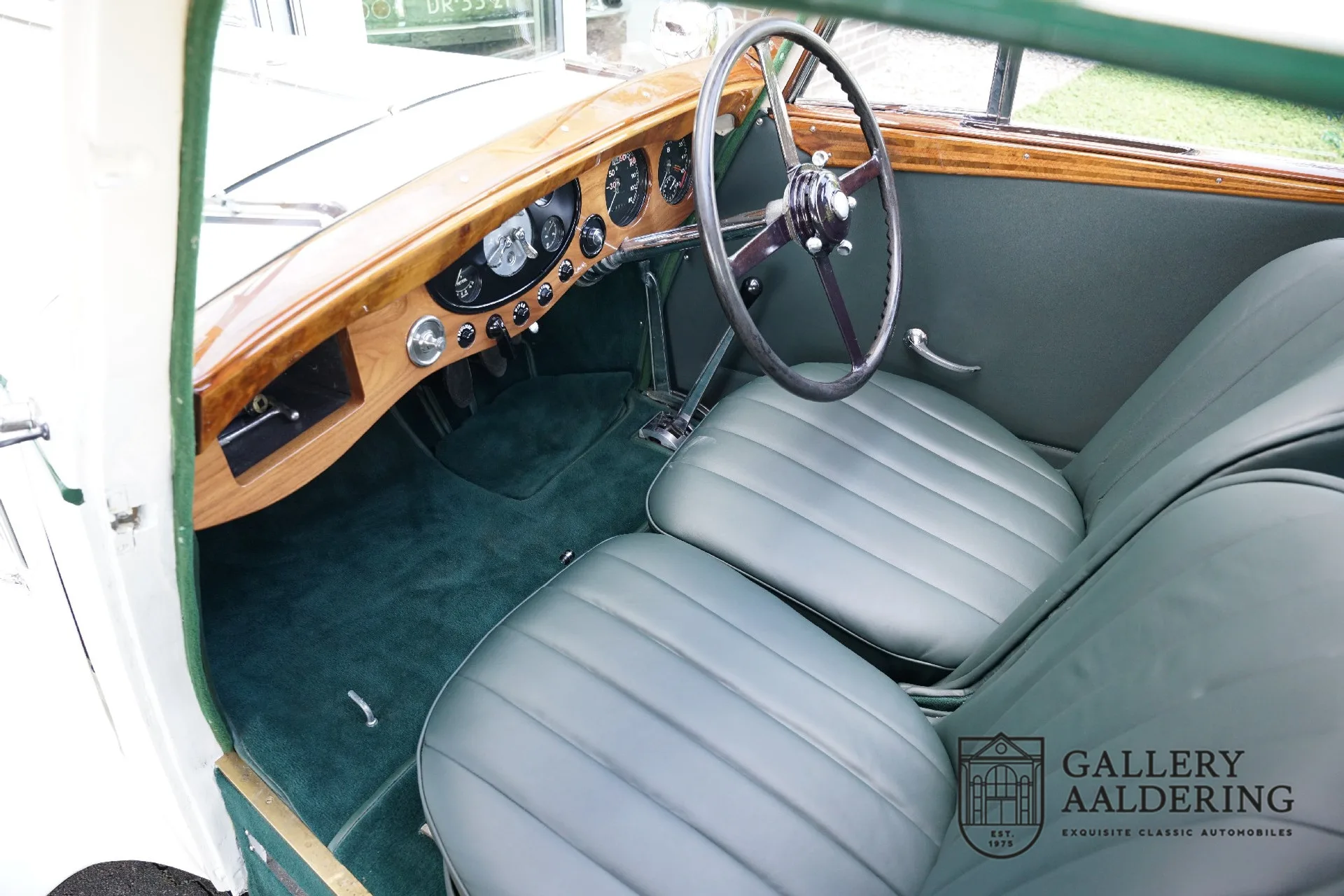 1933 Bentley 3.5 Litre Streamline Saloon by Park Ward, 10/30