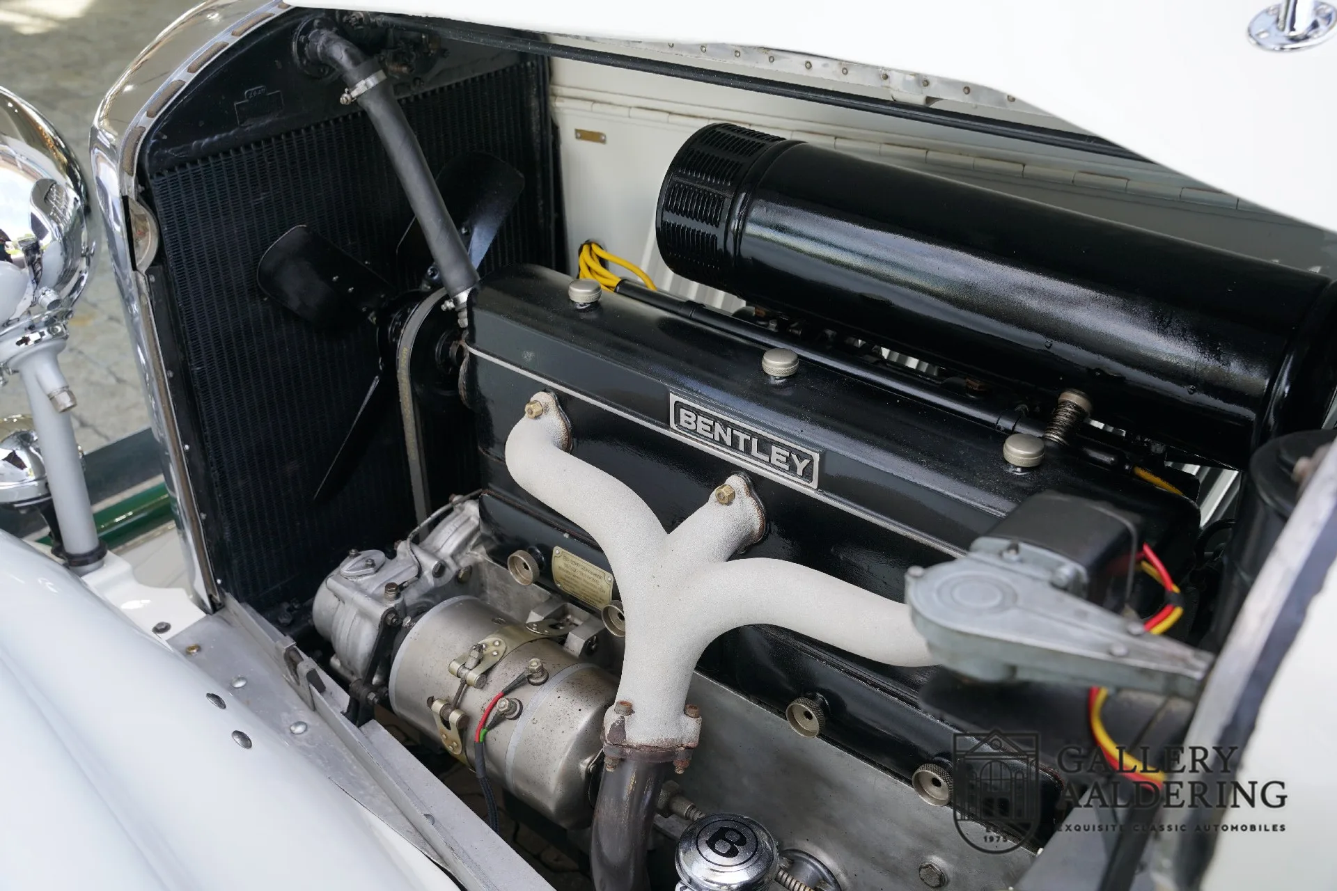 1933 Bentley 3.5 Litre Streamline Saloon by Park Ward, 27/30
