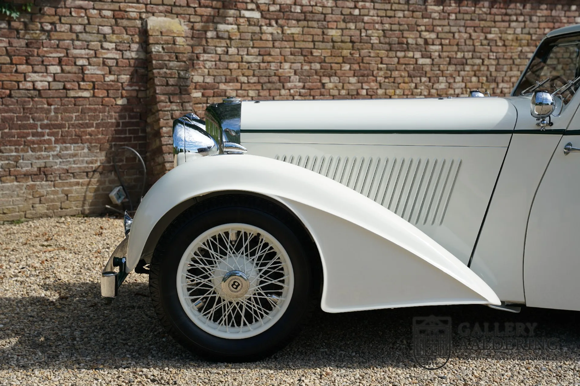 1933 Bentley 3.5 Litre Streamline Saloon by Park Ward, 28/30