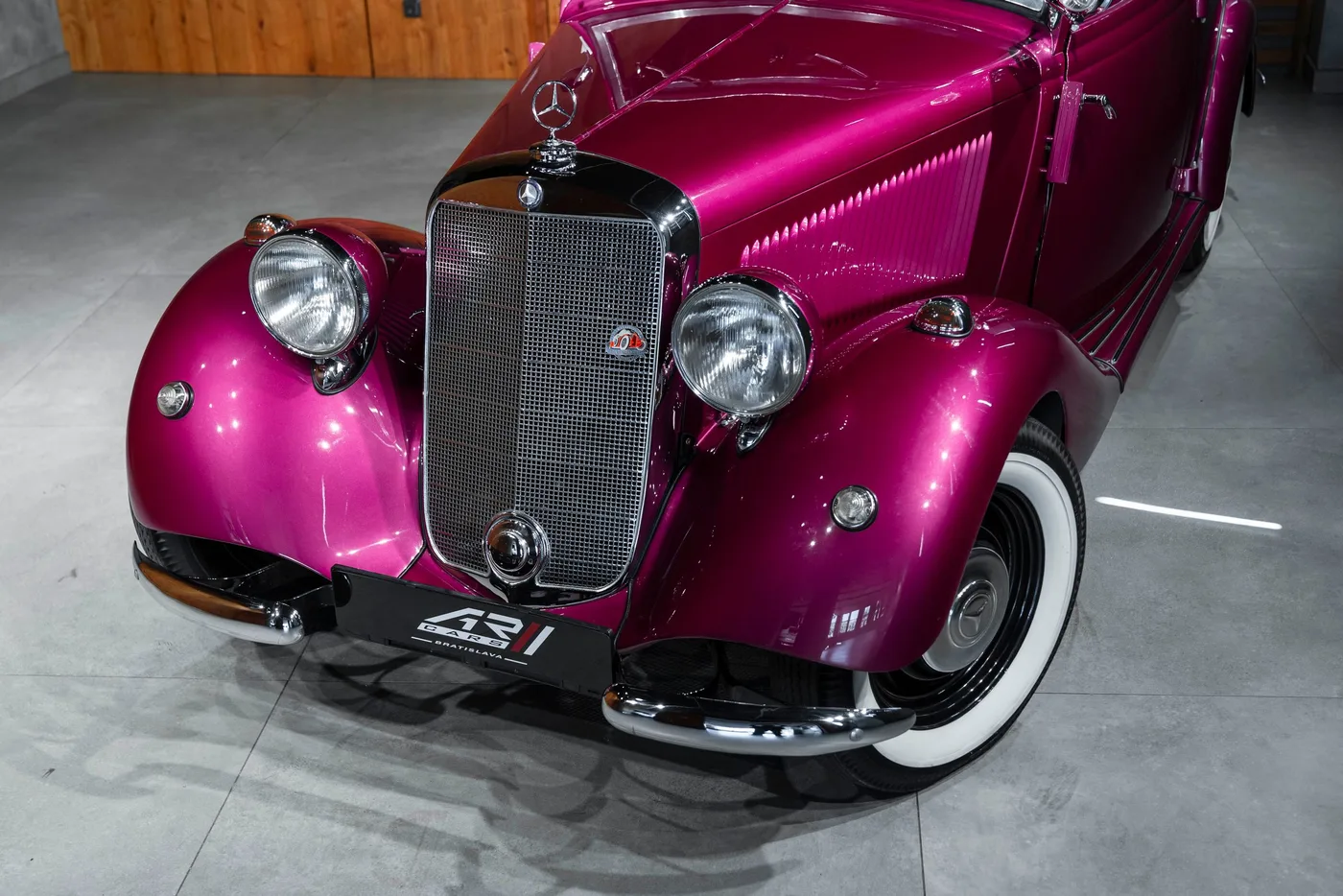 1938 Mercedes-Benz 170 V Cabriolet proposée par un concessionnaire spécialisé à Bratislava, Slovaquie, photo 5 sur 15