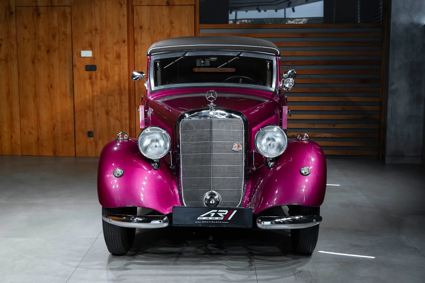 1938 Mercedes-Benz 170 V Cabriolet proposée par un concessionnaire spécialisé à Bratislava, Slovaquie, photo 6 sur 15
