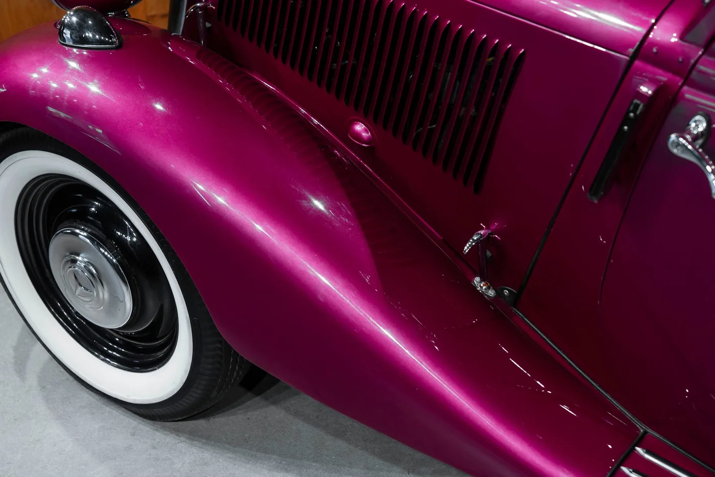 1938 Mercedes-Benz 170 V Cabriolet proposée par un concessionnaire spécialisé à Bratislava, Slovaquie, photo 9 sur 15