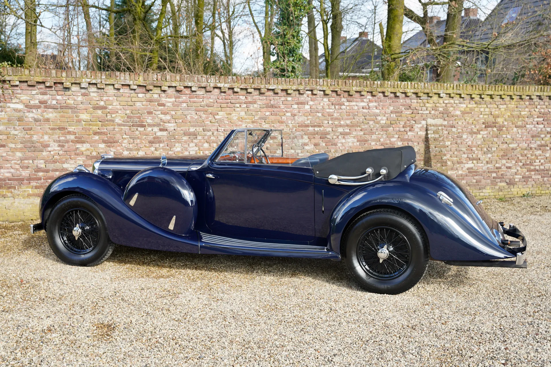 1939 Lagonda LG6 4½ Litre Drophead Coupé, 29/30