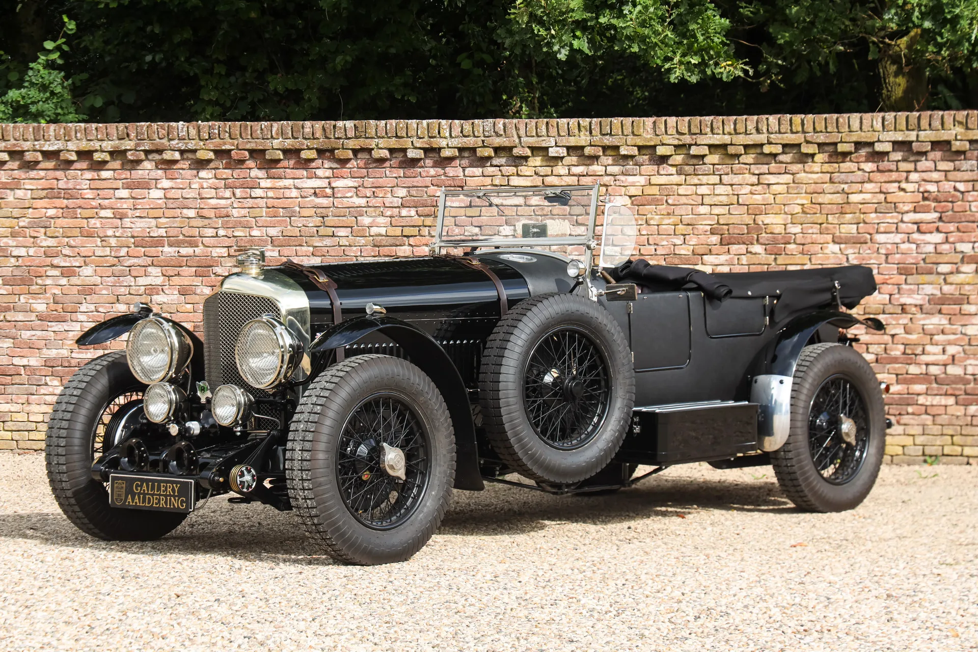 1948 Bentley Mark VI Speed 8 by Racing Green, 18/30
