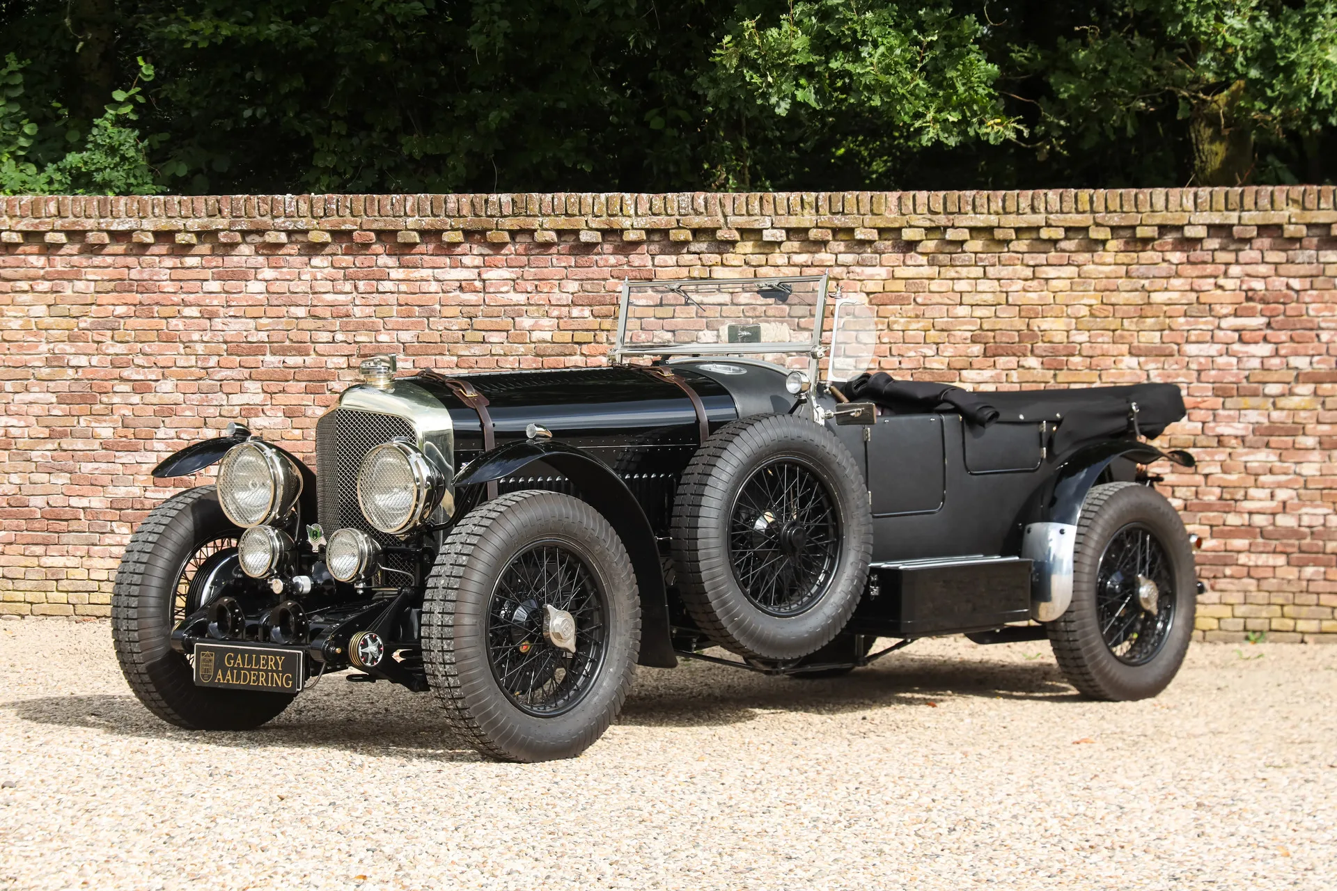 1948 Bentley Mark VI Speed 8 by Racing Green, 22/30