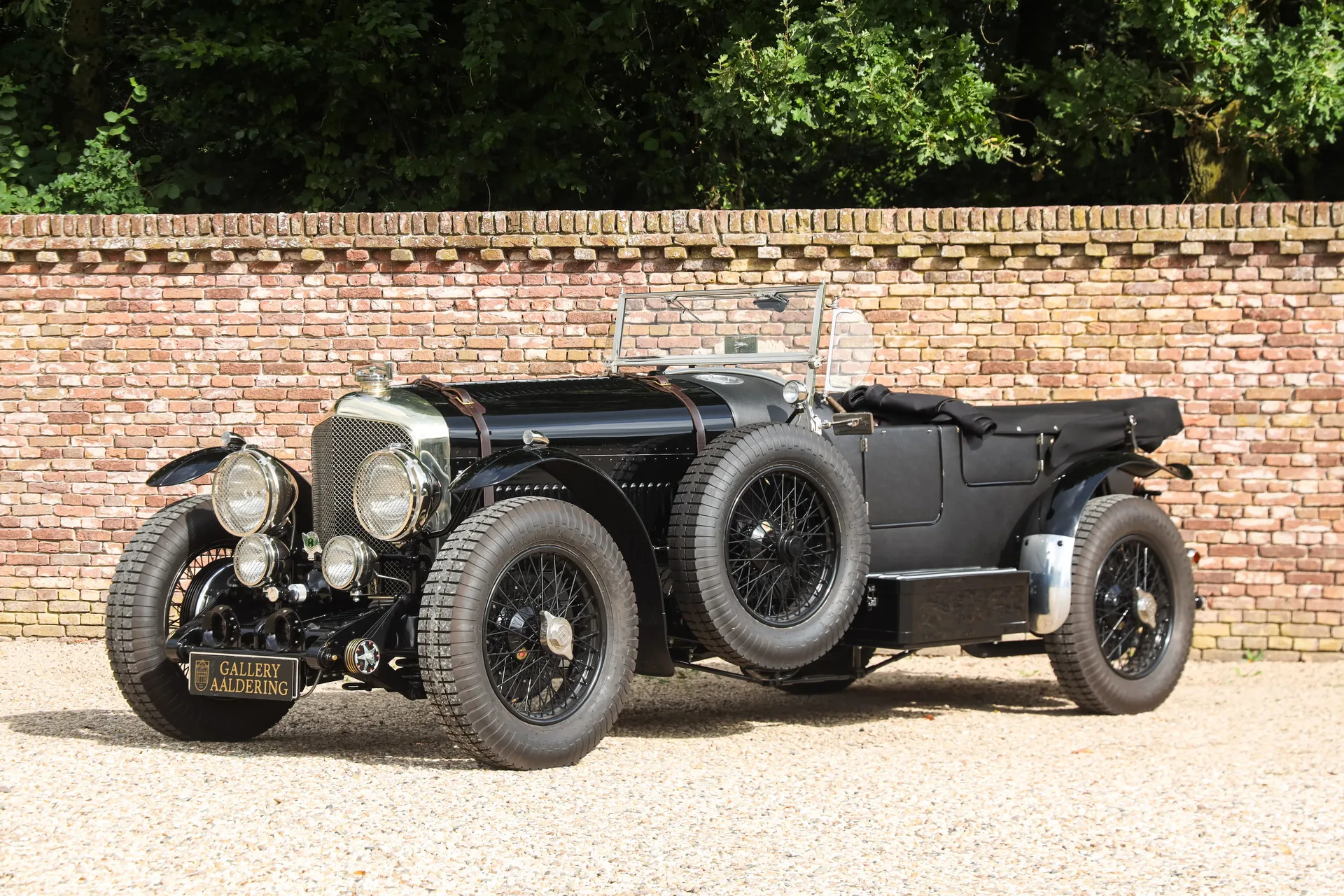 1948 Bentley Mark VI Speed 8 by Racing Green, 25/30