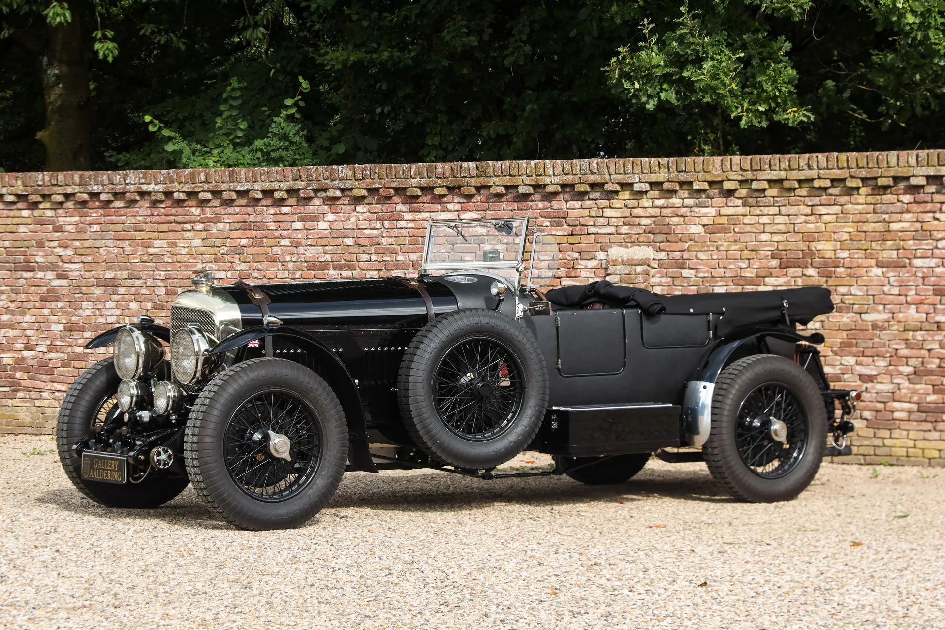 1948 Bentley Mark VI Speed 8 by Racing Green, 28/30