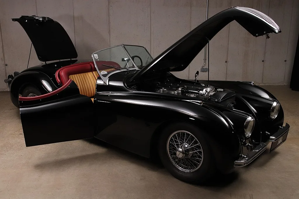 1950 Jaguar XK120 Roadster proposée par un concessionnaire spécialisé à Unterweitersdorf, Autriche, photo 11 sur 15
