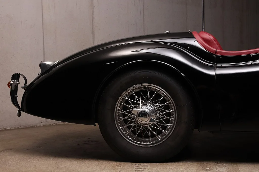 1950 Jaguar XK120 Roadster proposée par un concessionnaire spécialisé à Unterweitersdorf, Autriche, photo 13 sur 15