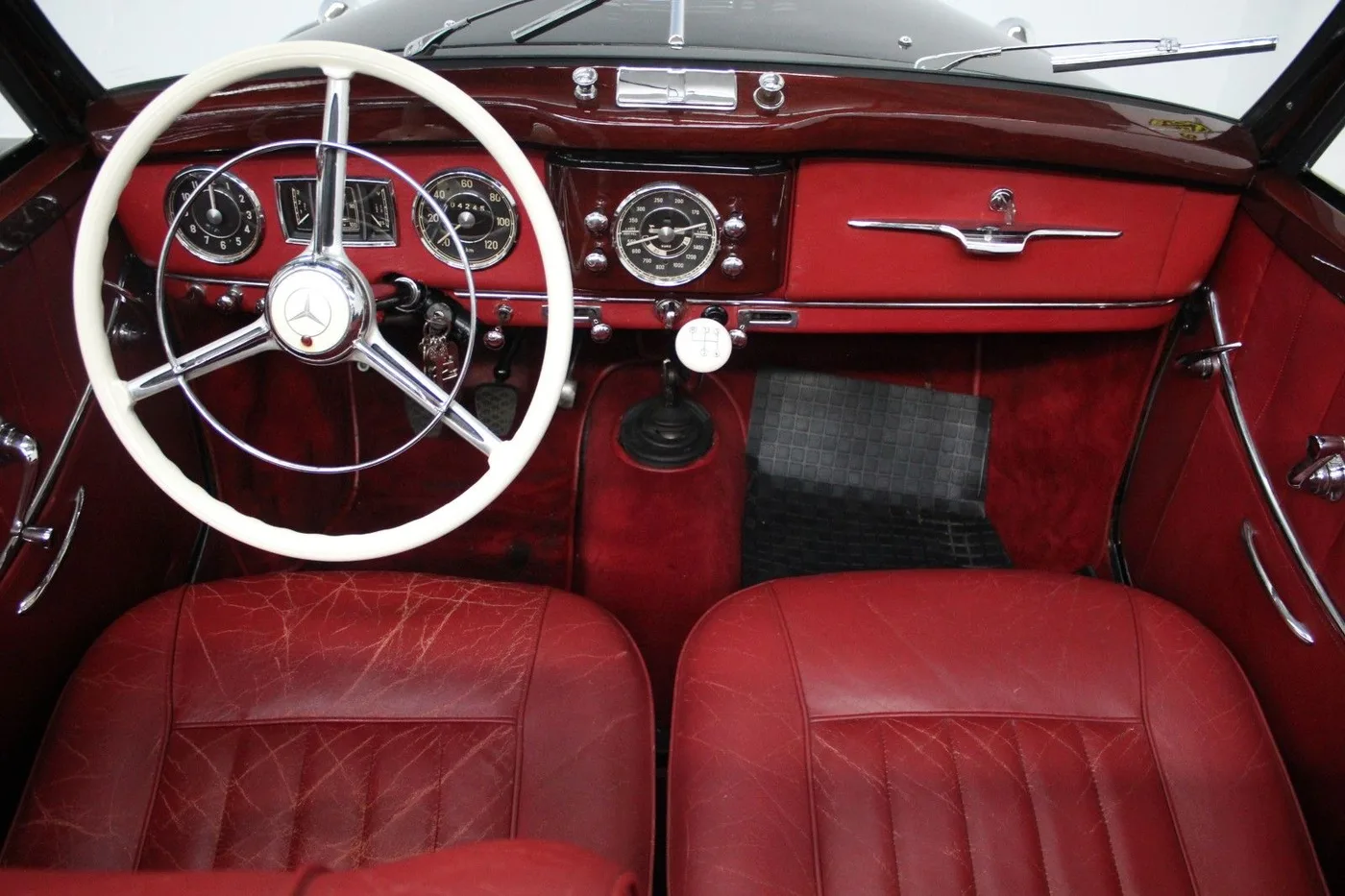 1950 Mercedes-Benz 170 S Cabriolet proposée par un concessionnaire spécialisé à Nuremberg, Allemagne, photo 12 sur 15