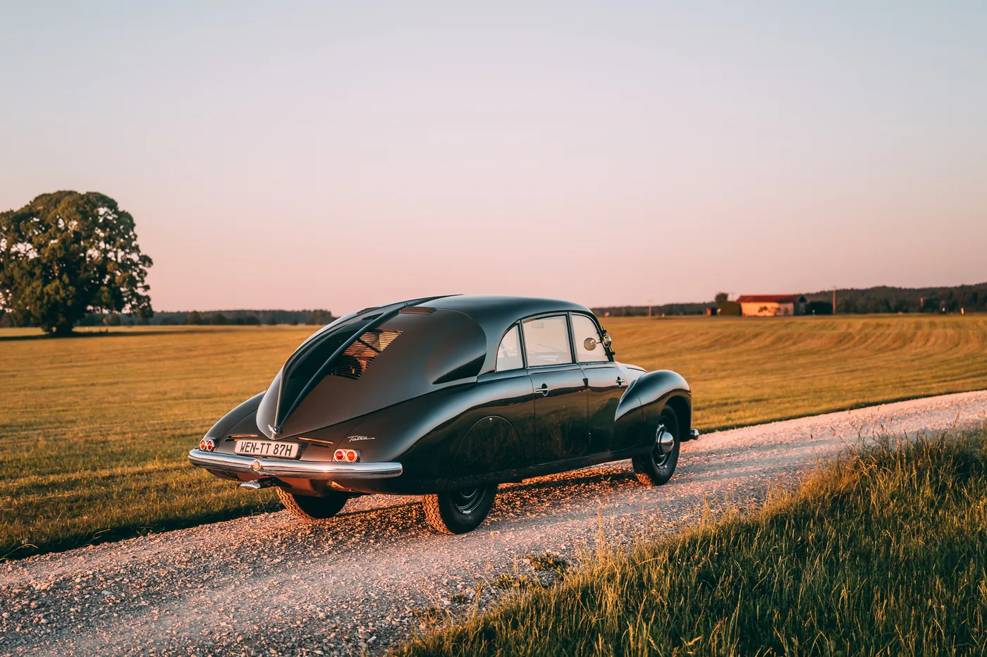 1950 Tatra T87 angeboten von einem Fachhändler in Munich, Deutschland, Foto 2 von 15