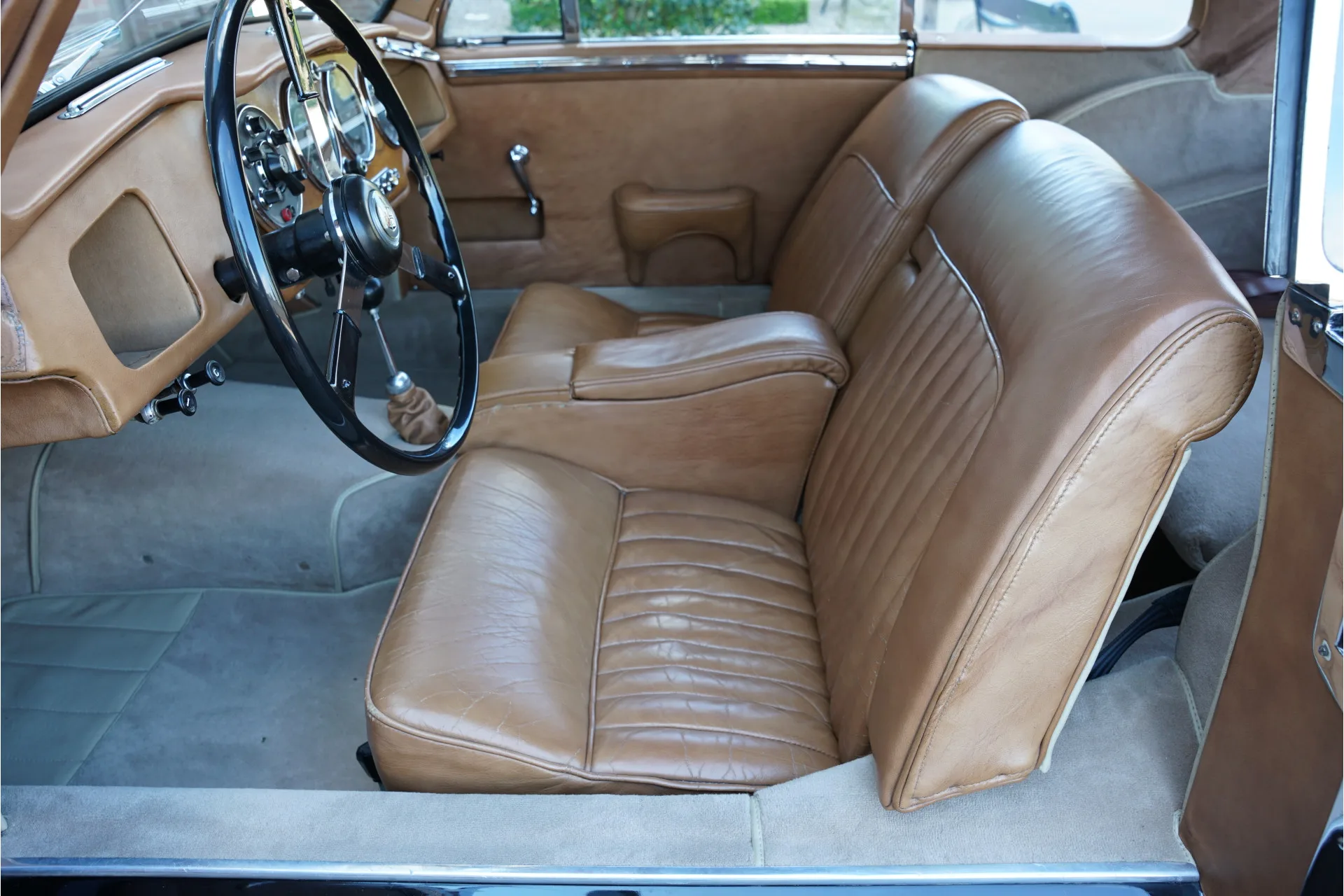 1952 Aston Martin DB2 Sports Saloon, 3/30