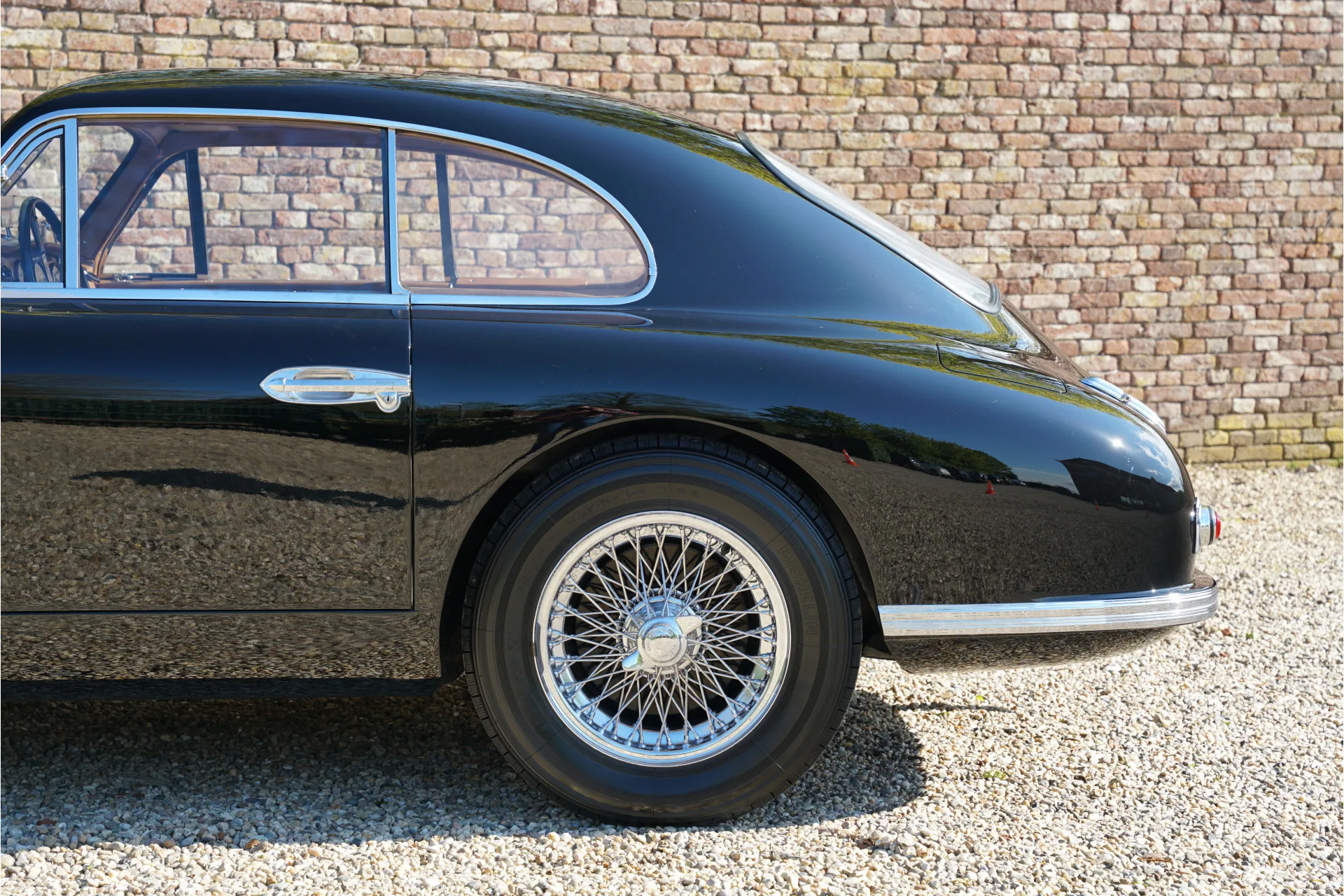 1952 Aston Martin DB2 Sports Saloon, 23/30