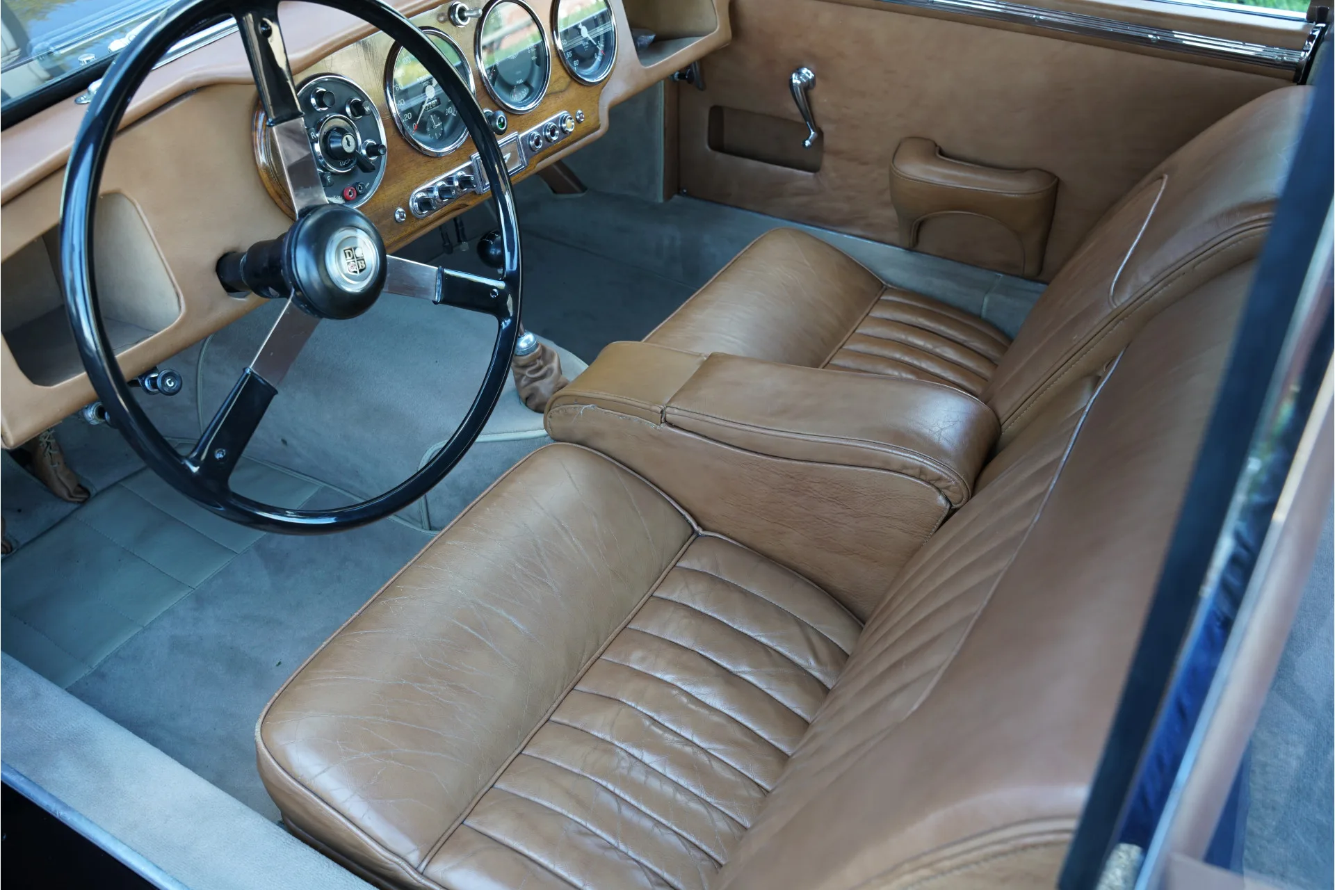 1952 Aston Martin DB2 Sports Saloon, 25/30
