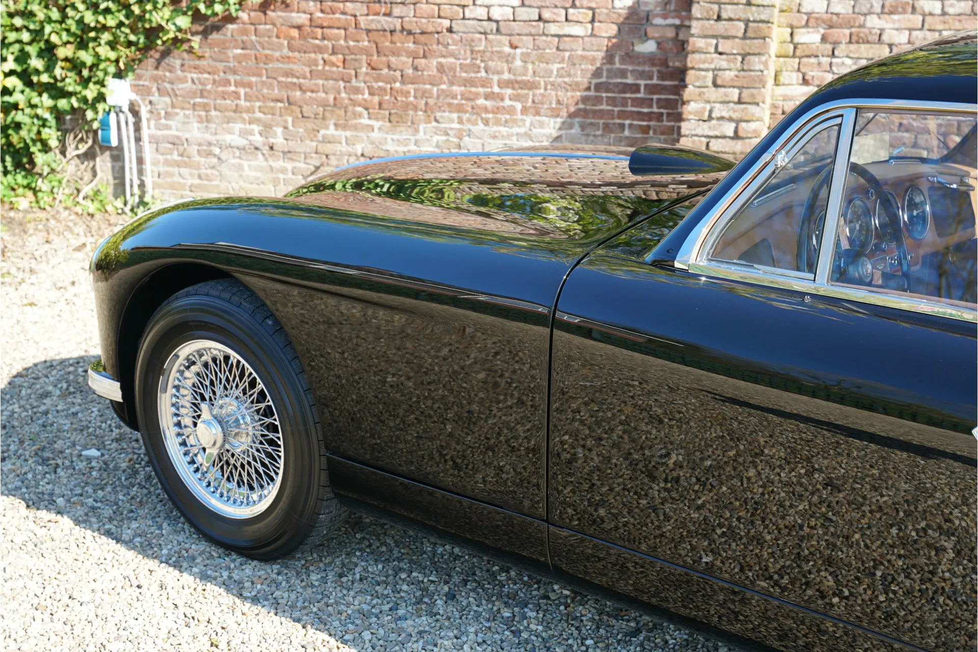 1952 Aston Martin DB2 Sports Saloon, 27/30