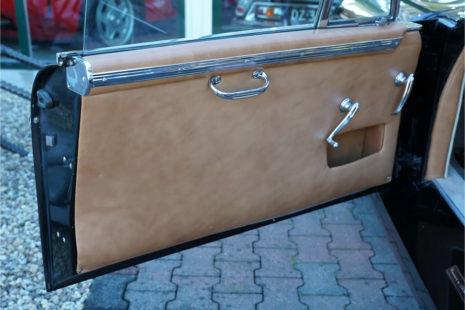 1952 Aston Martin DB2 Sports Saloon, 28/30