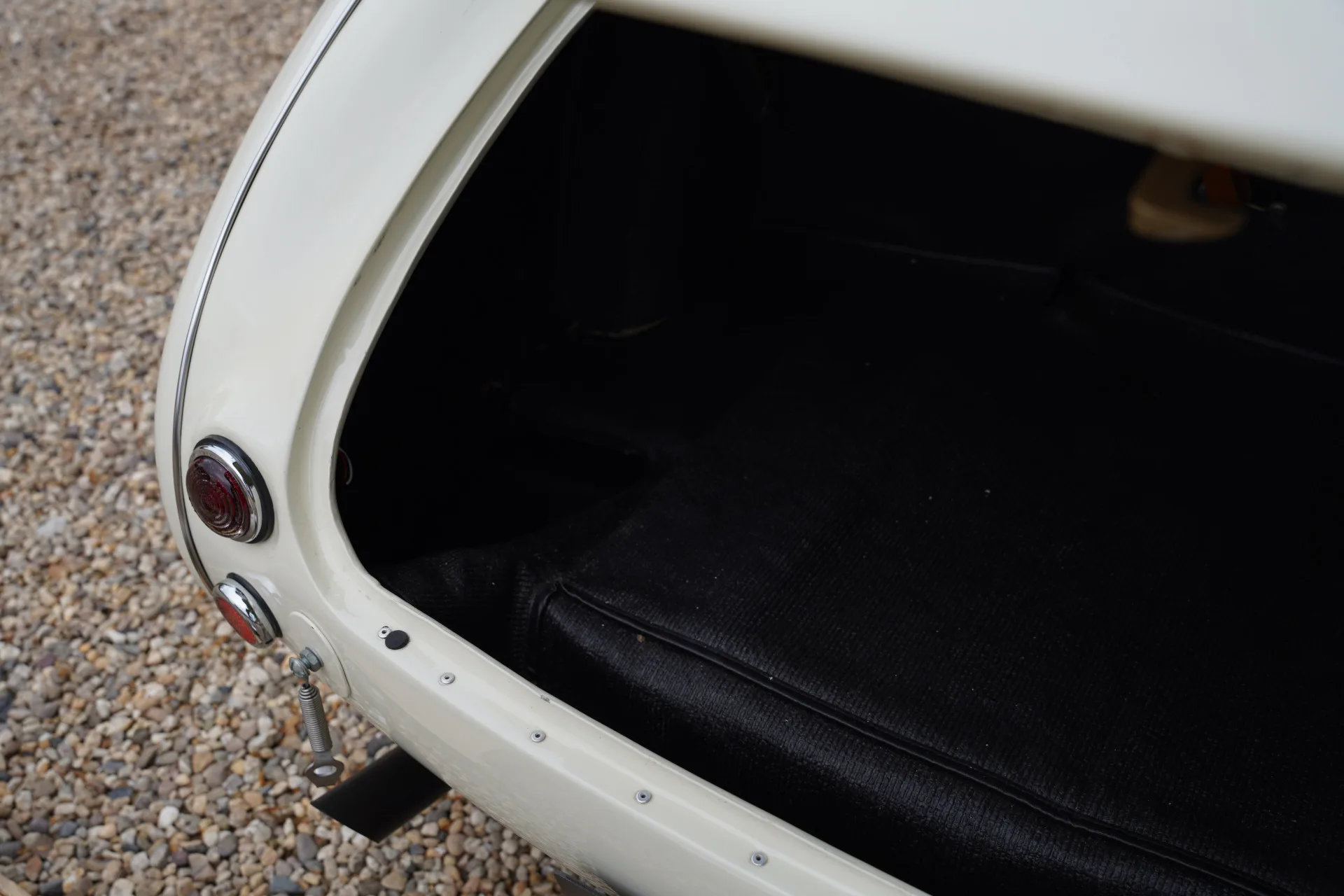 1953 Austin-Healey 100 BN1, 17/30