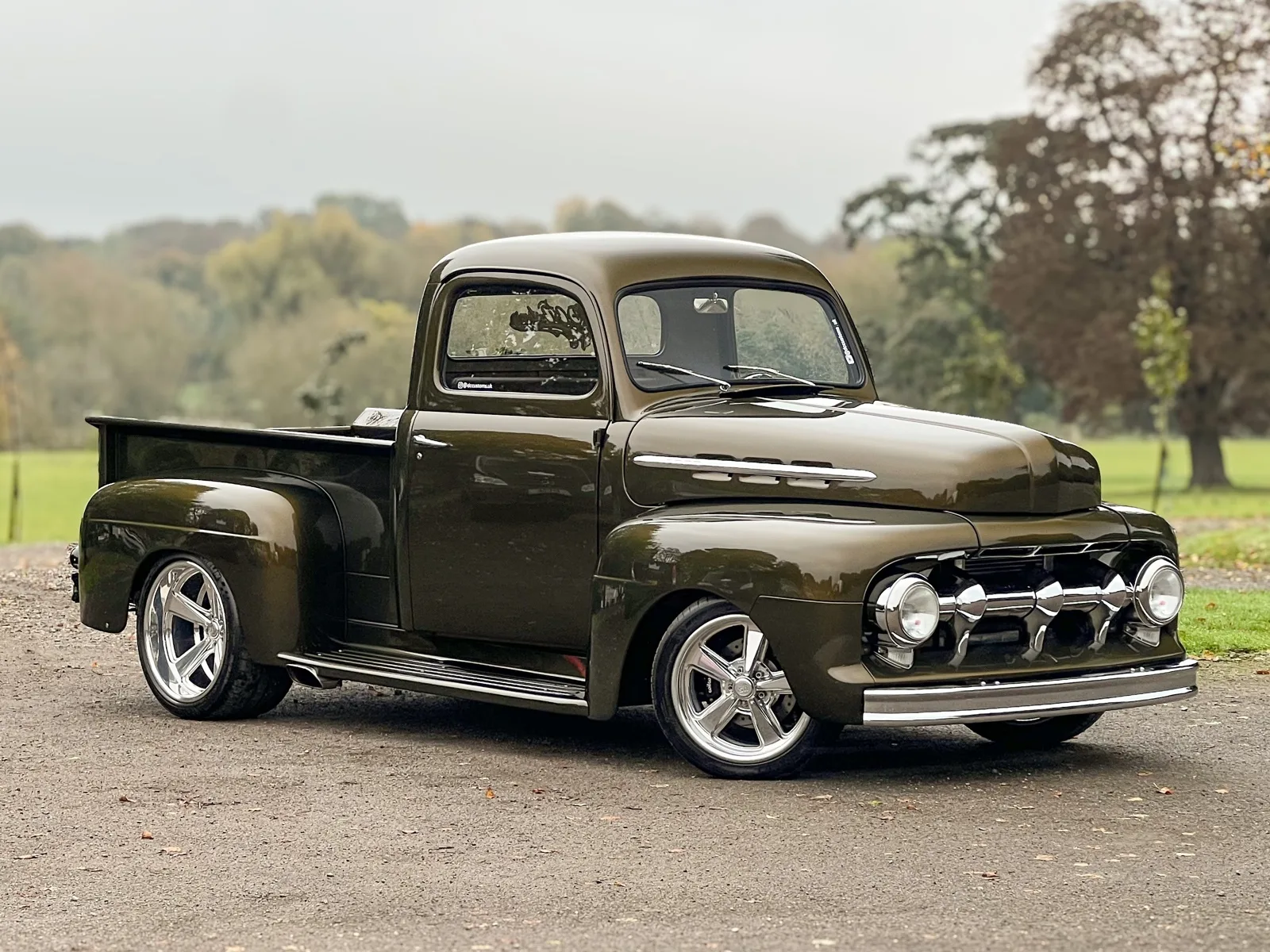 1953 Ford F-1 Custom proposta da un concessionario specializzato a Tollerton, Regno Unito, foto principale