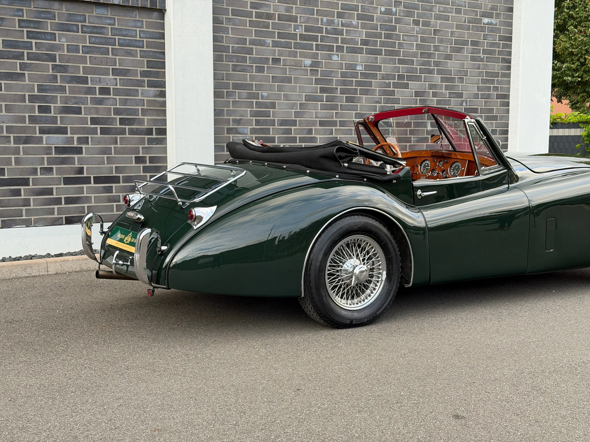 1953 Jaguar XK120 Drophead Coupé, 8/30