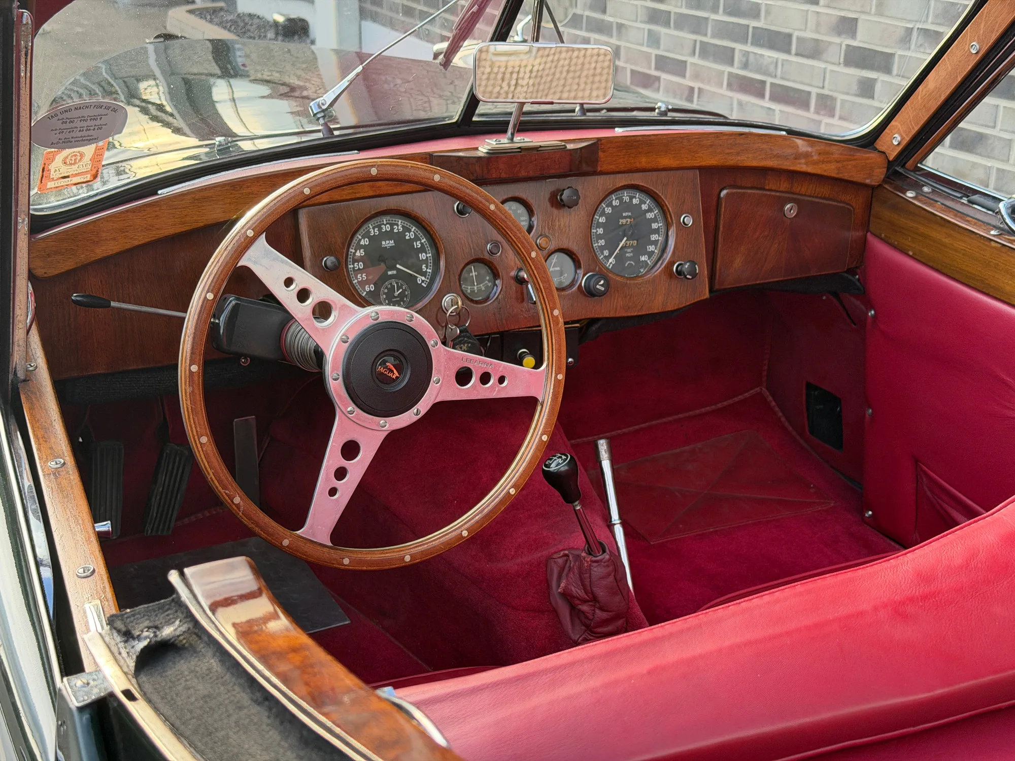1953 Jaguar XK120 Drophead Coupé, 21/30