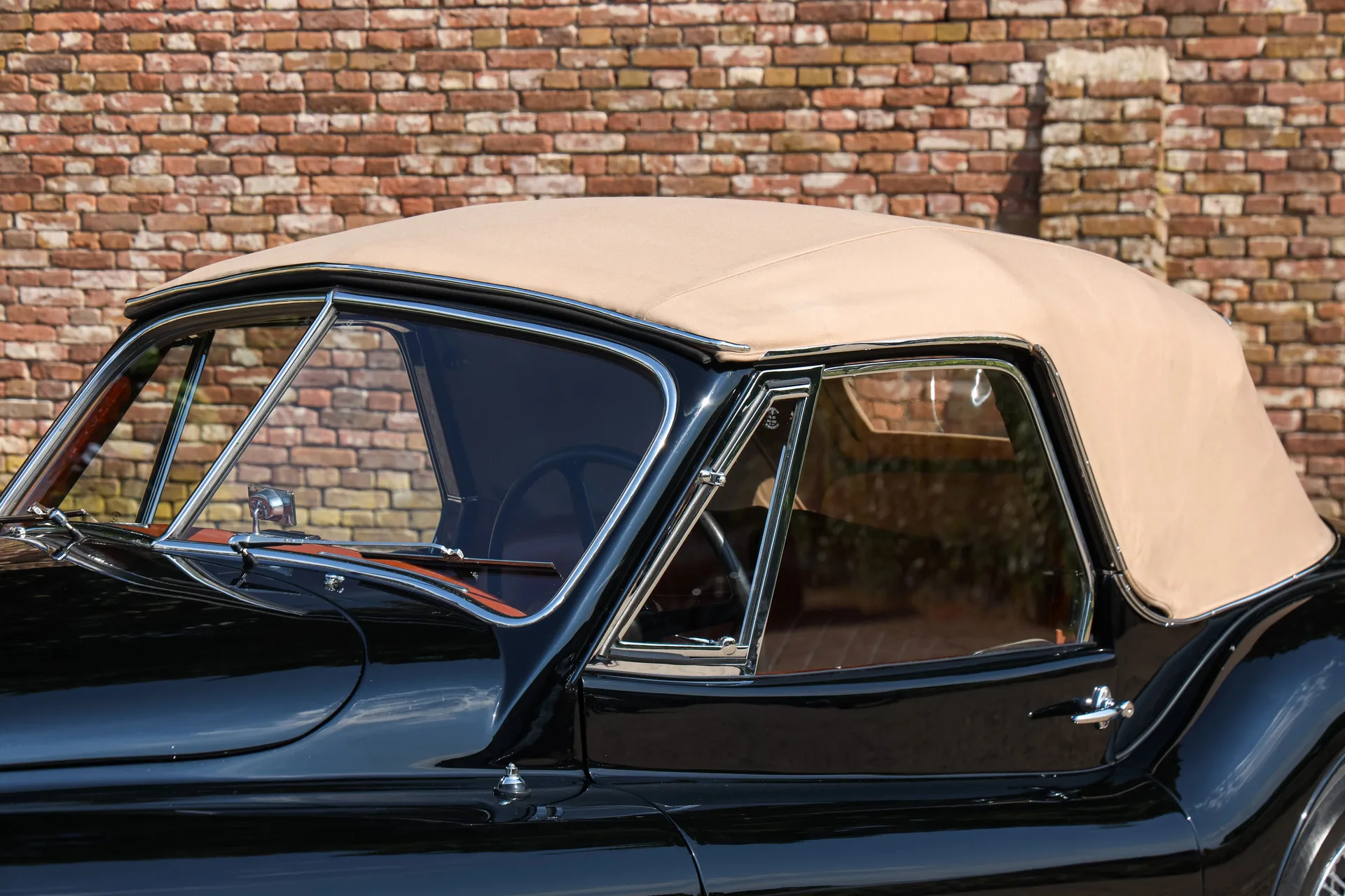 1953 Jaguar XK120 Drophead Coupe, 10/30