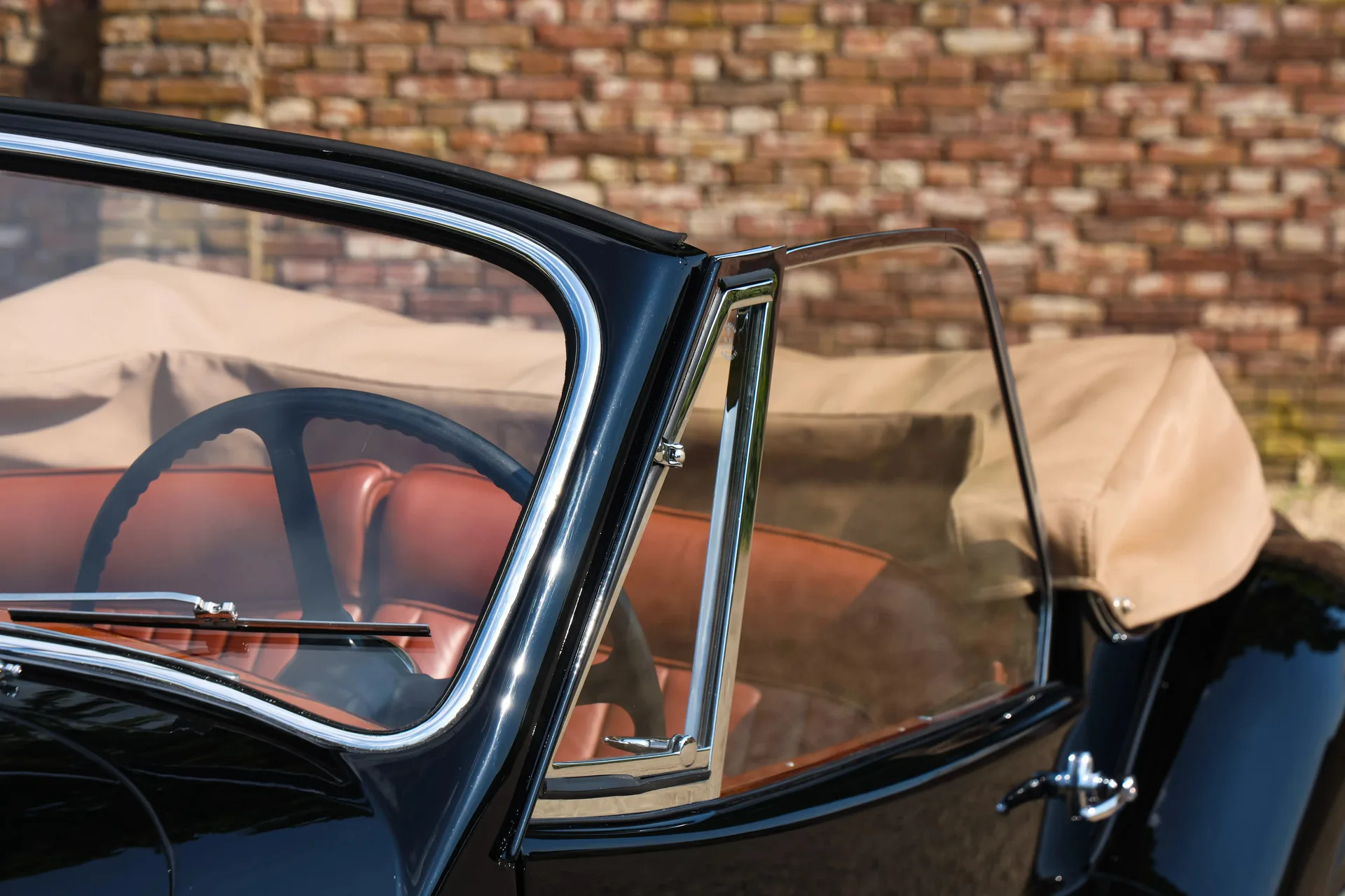 1953 Jaguar XK120 Drophead Coupe, 14/30