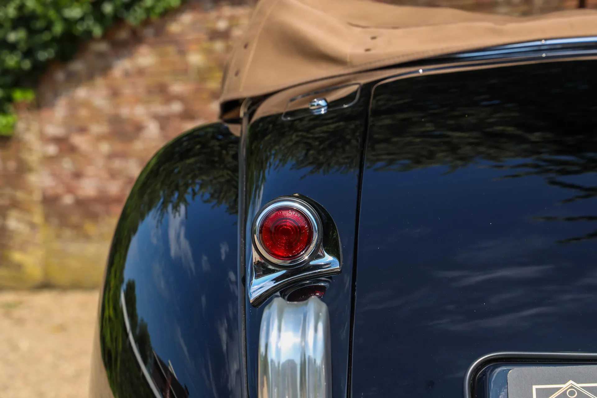 1953 Jaguar XK120 Drophead Coupe, 22/30