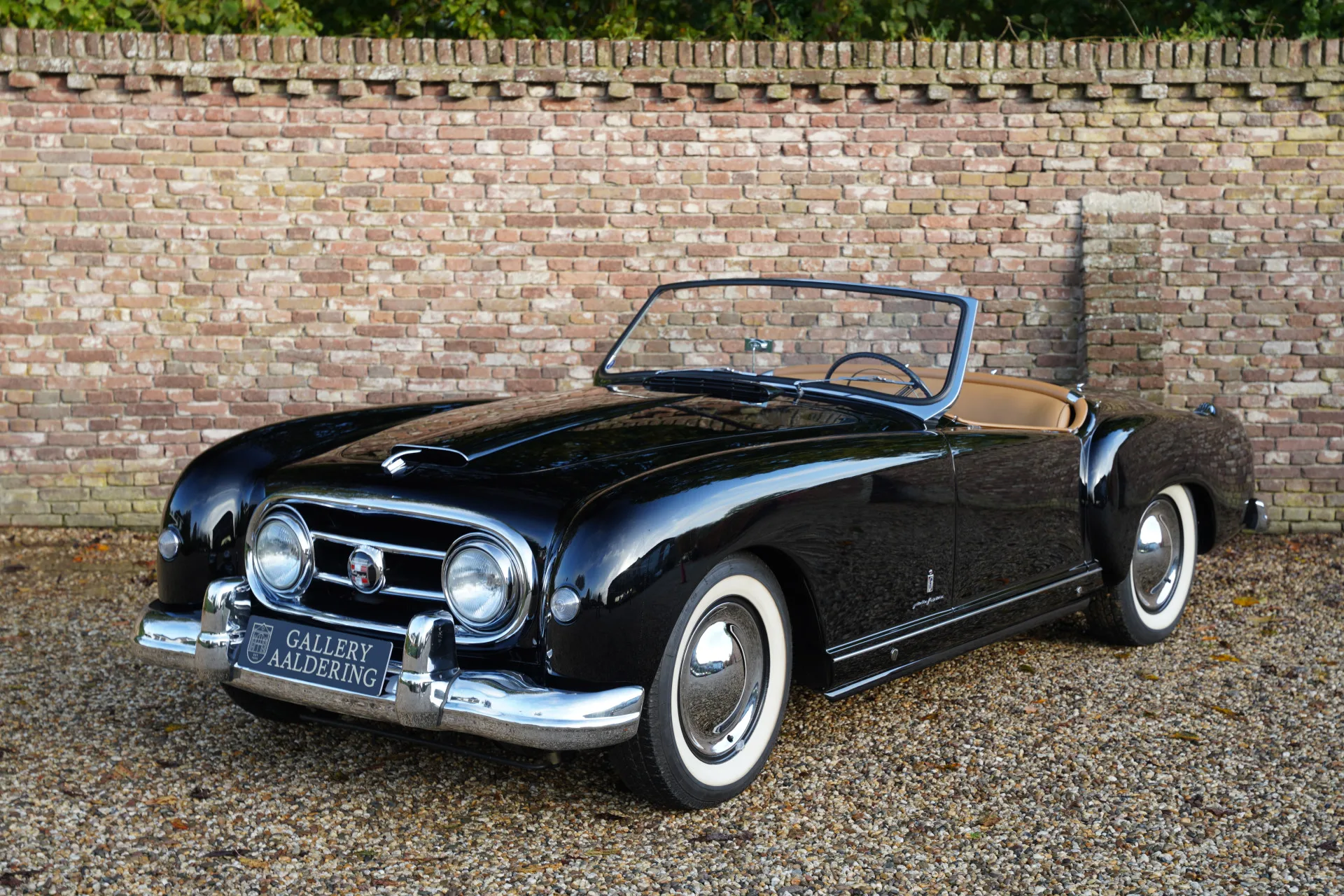 1953 Nash-Healey Roadster offered by a specialist dealer in Brummen, Netherlands, main photo