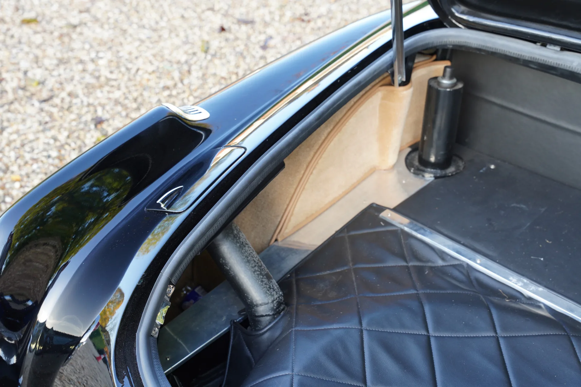 1953 Nash-Healey Roadster, 20/30