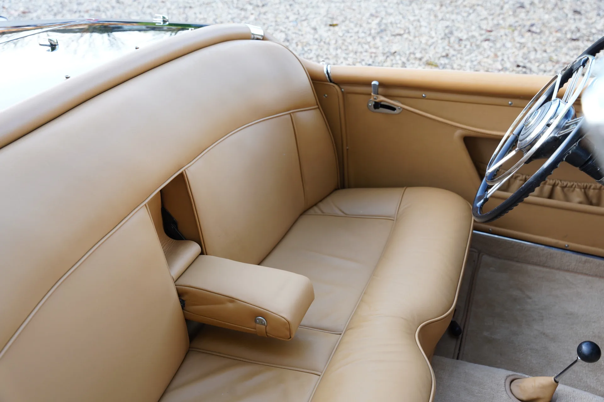 1953 Nash-Healey Roadster, 29/30