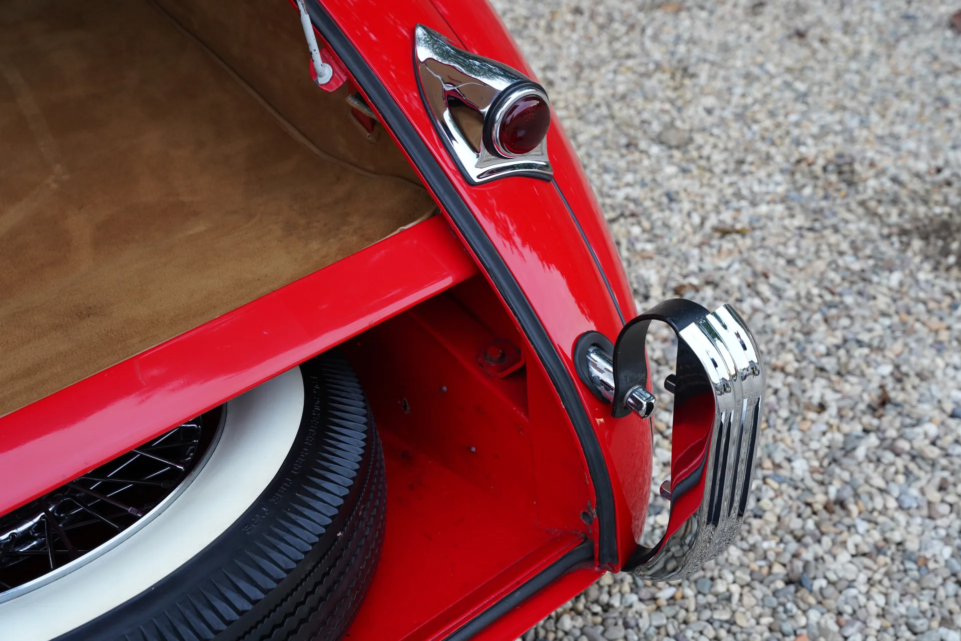 1954 Jaguar XK120 Roadster, 19/30