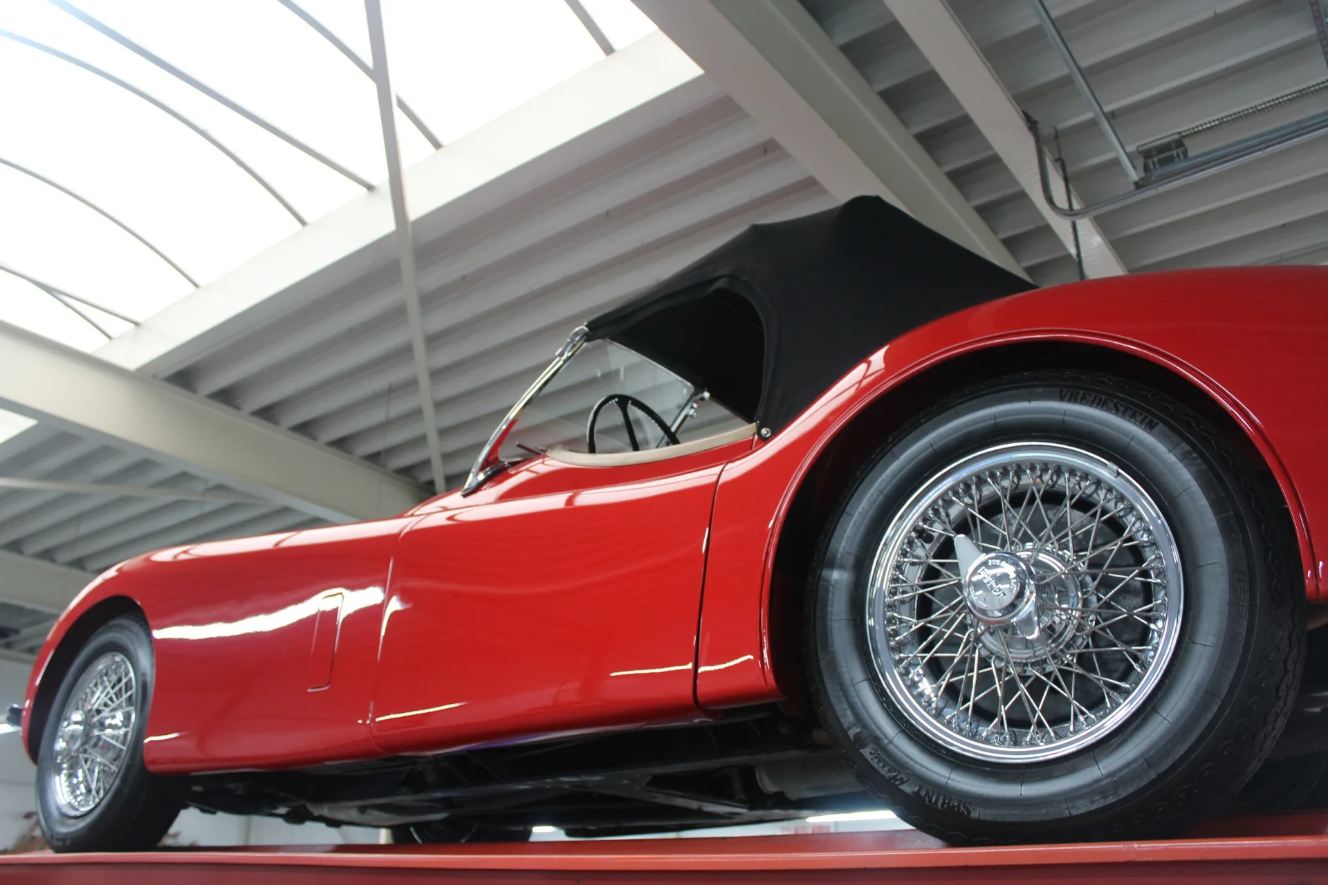 1954 Jaguar XK120 Roadster SE, 10/30