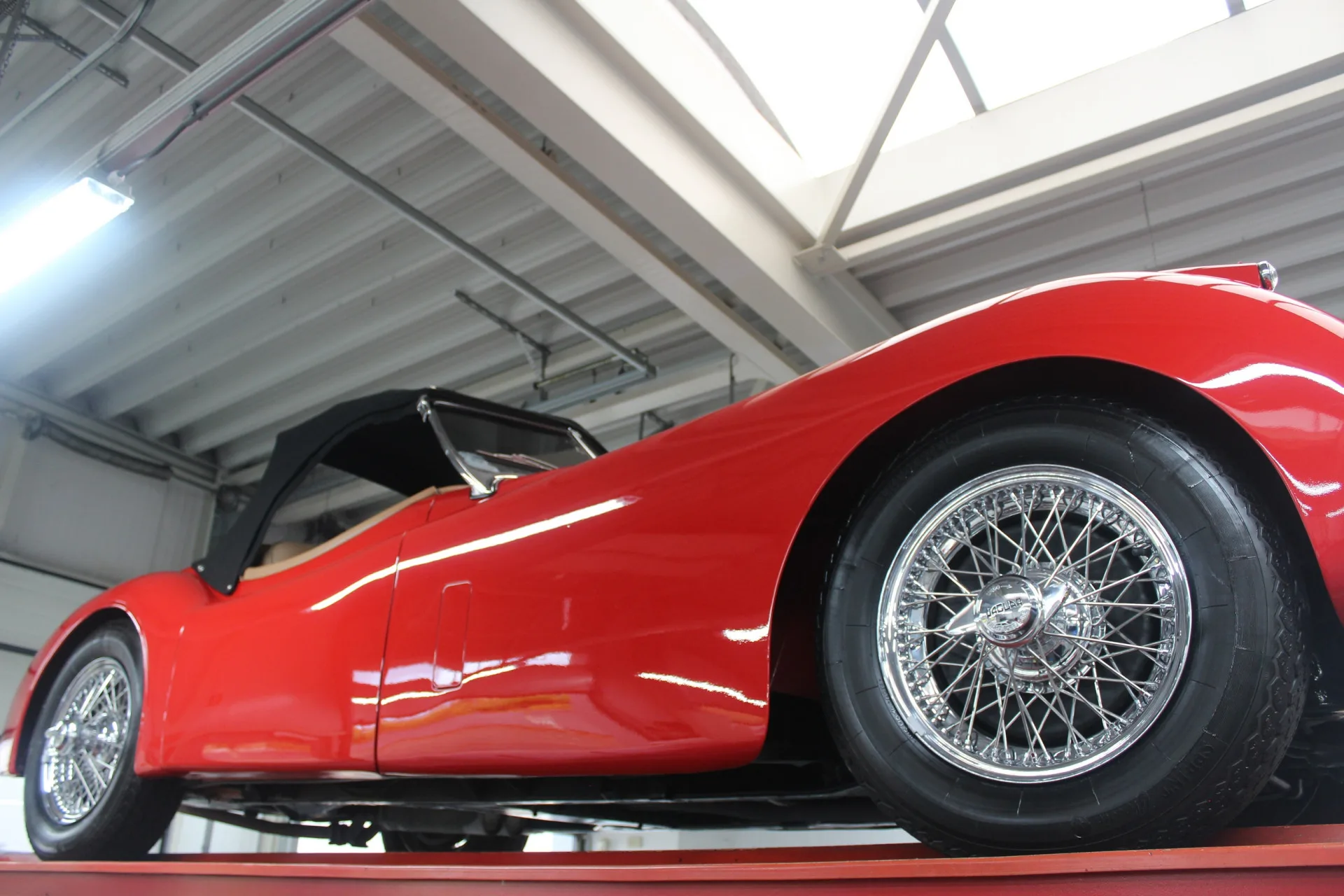 1954 Jaguar XK120 Roadster SE, 12/30