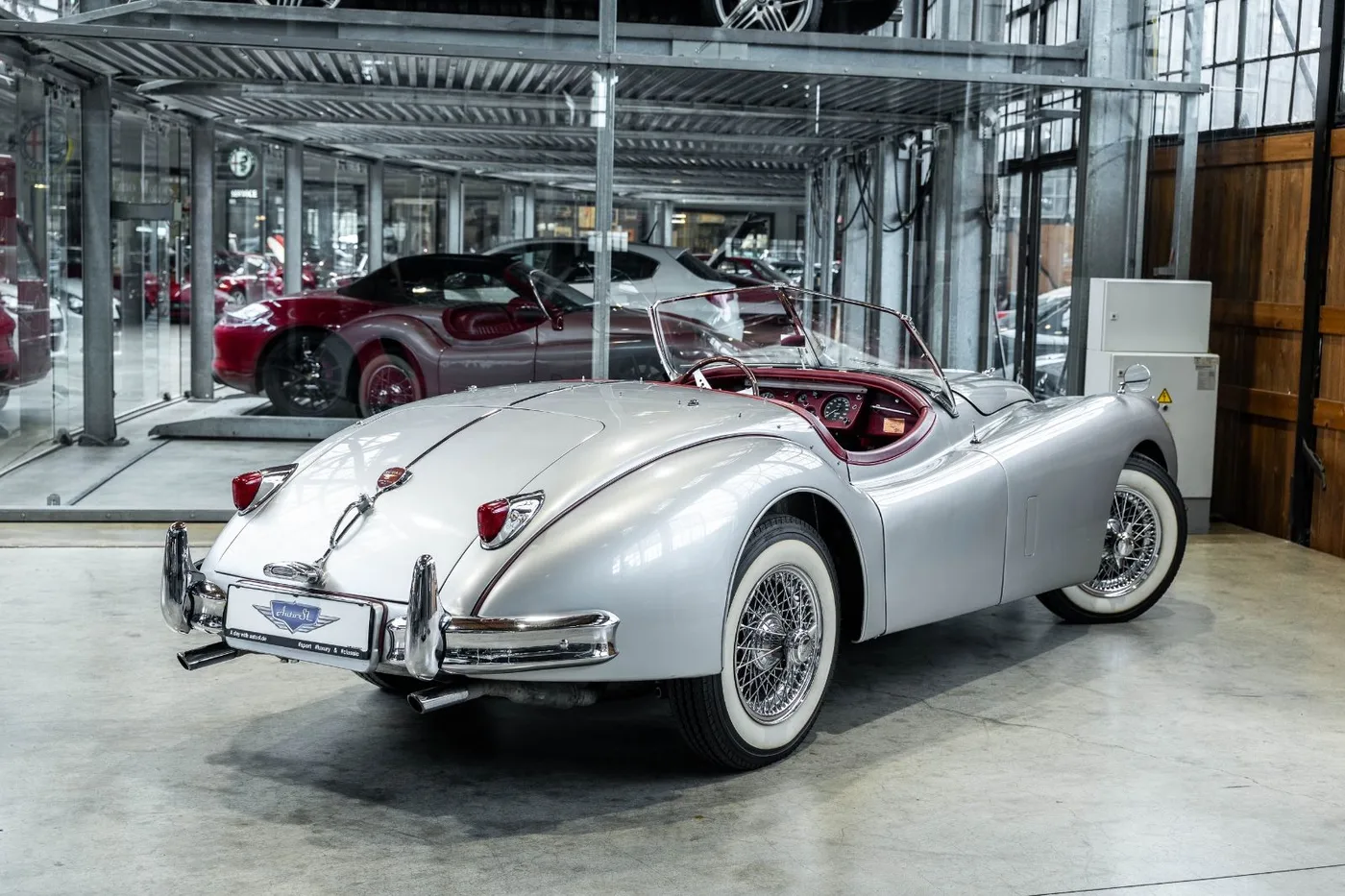 1954 Jaguar XK140 SE OTS proposée par un concessionnaire spécialisé à Neuss, Allemagne, photo 3 sur 10