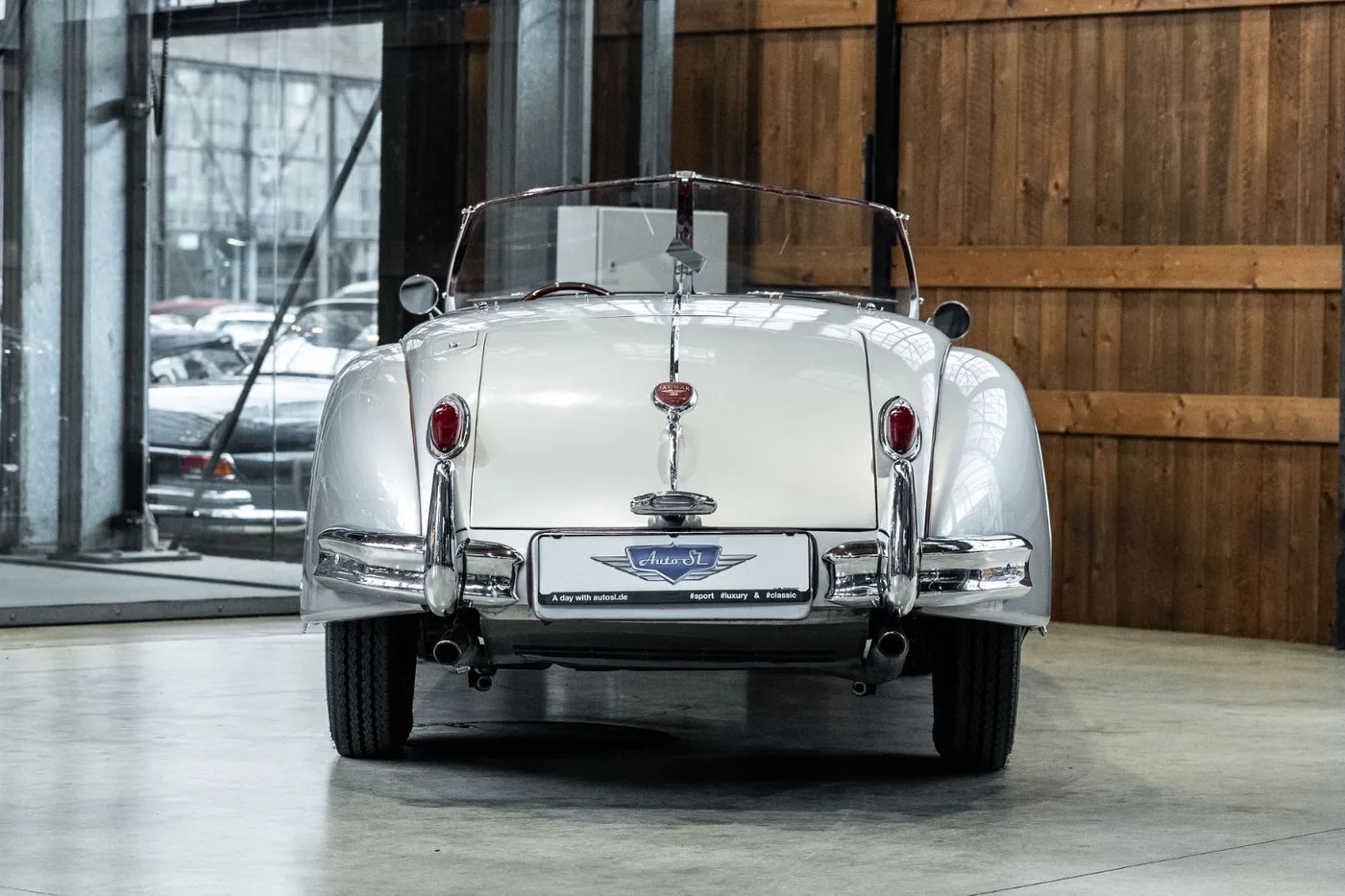 1954 Jaguar XK140 SE OTS proposée par un concessionnaire spécialisé à Neuss, Allemagne, photo 5 sur 10