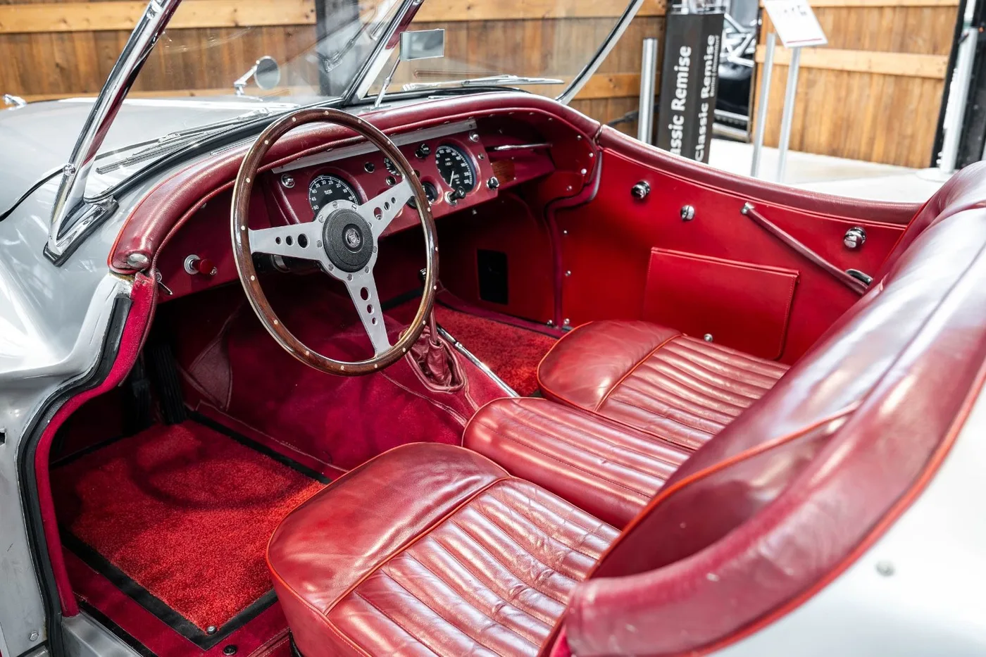 1954 Jaguar XK140 SE OTS proposée par un concessionnaire spécialisé à Neuss, Allemagne, photo 9 sur 10