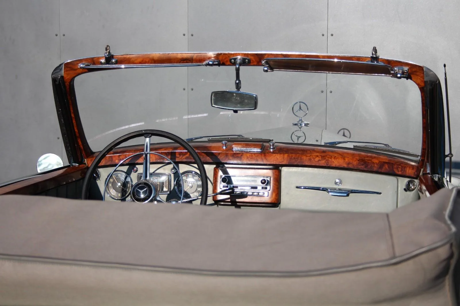 1954 Mercedes-Benz 220 Cabriolet A, 23/24