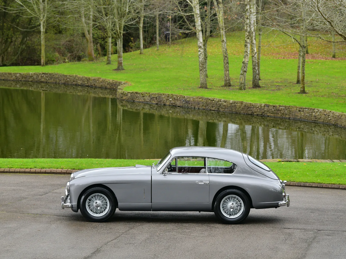 1955 Aston Martin DB2/4 offered by a specialist dealer in Hook Norton, United Kingdom, photo 9 of 15