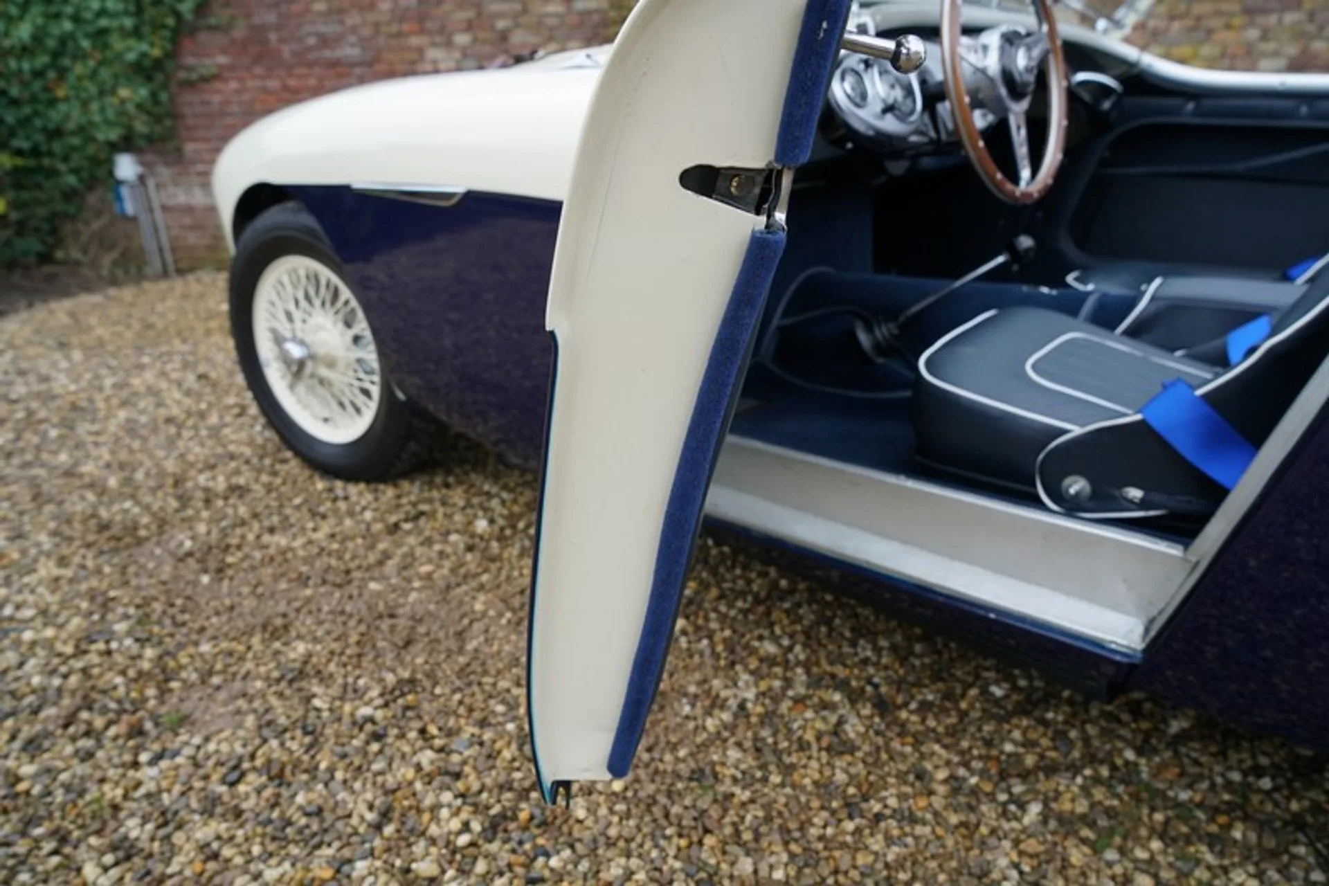 1955 Austin-Healey 100 BN1 100M specification, 24/30