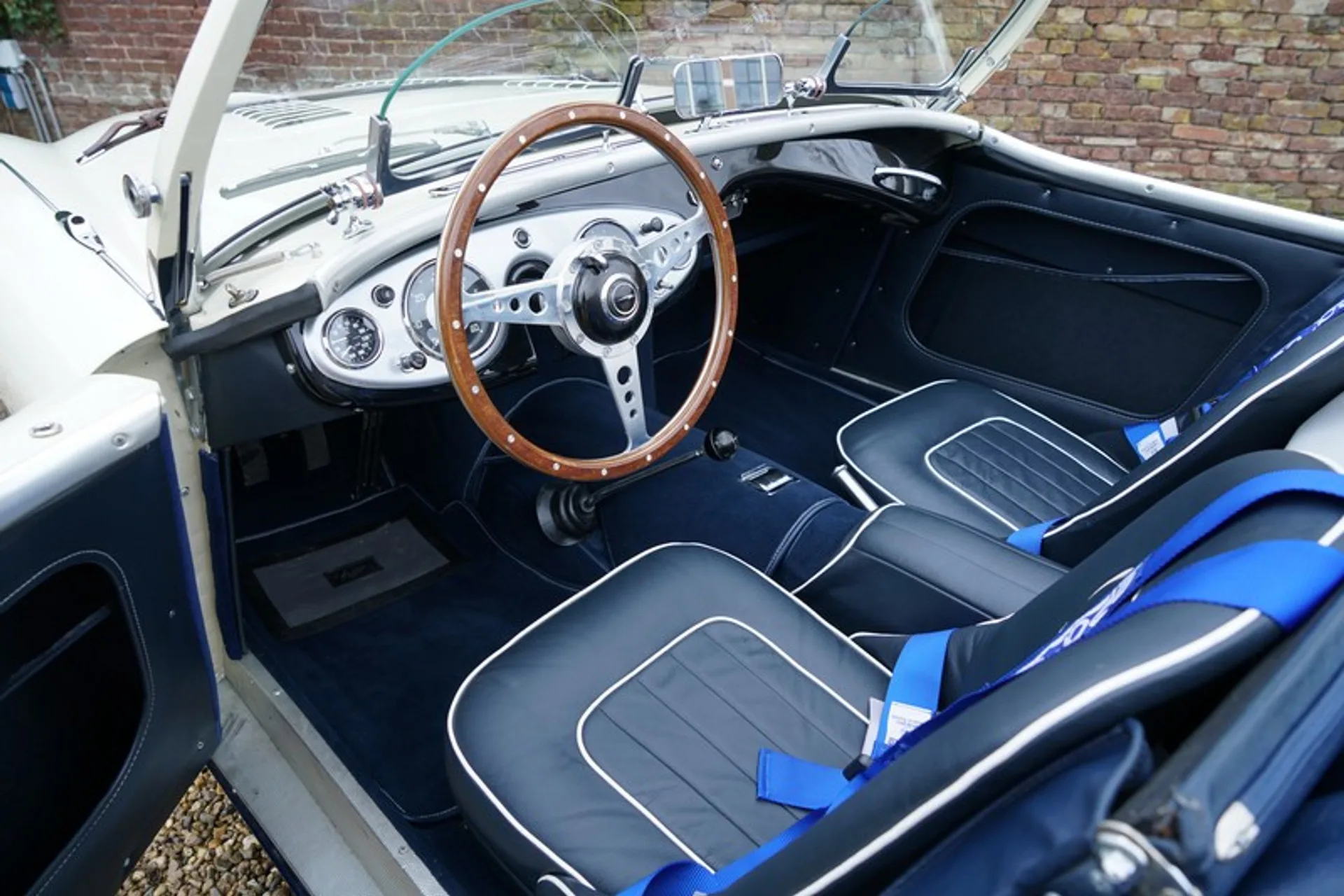 1955 Austin-Healey 100 BN1 100M specification, 26/30