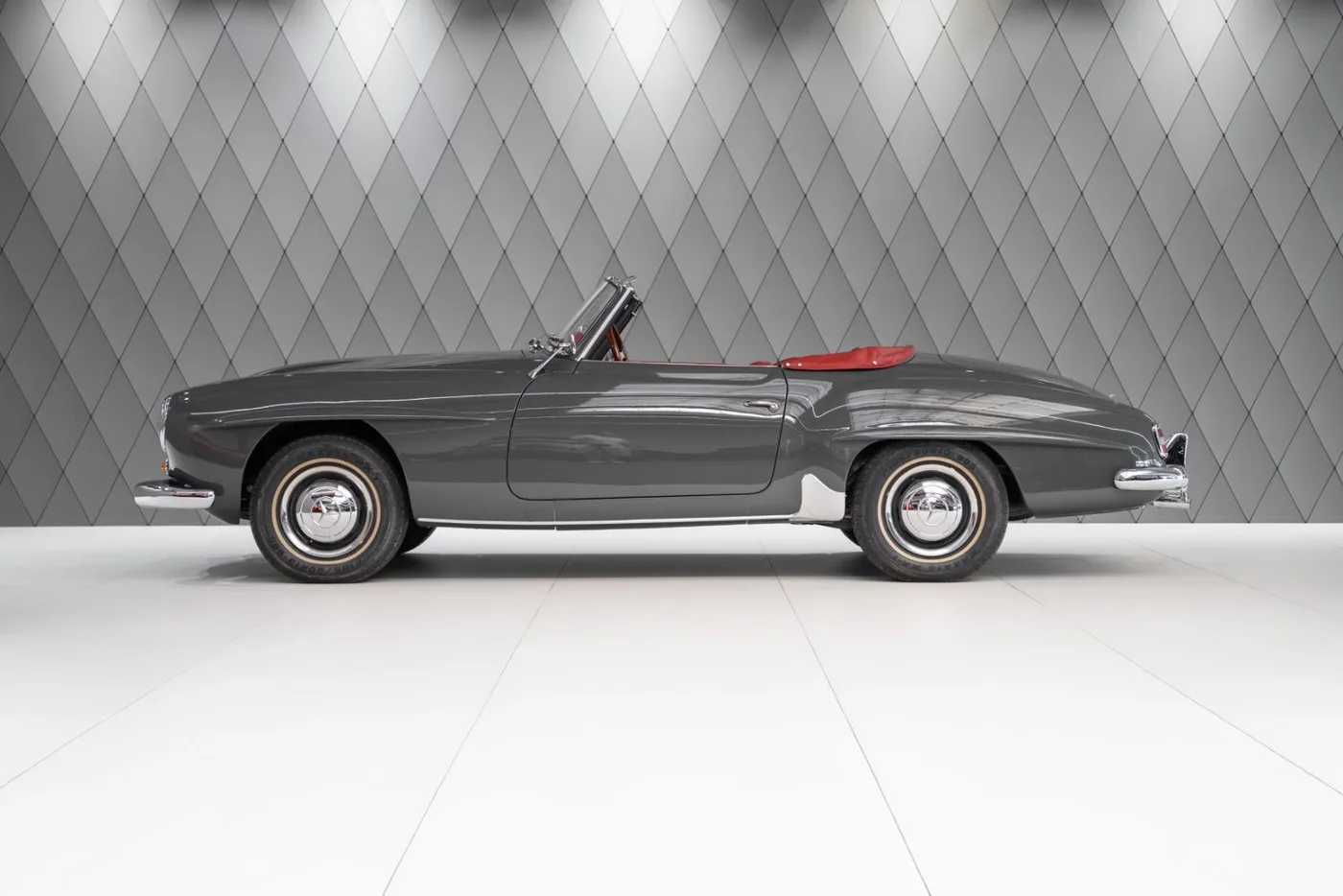 1955 Mercedes-Benz 190 SL Roadster offered by a supercar dealer in Schenefeld, Germany, photo 4 of 25