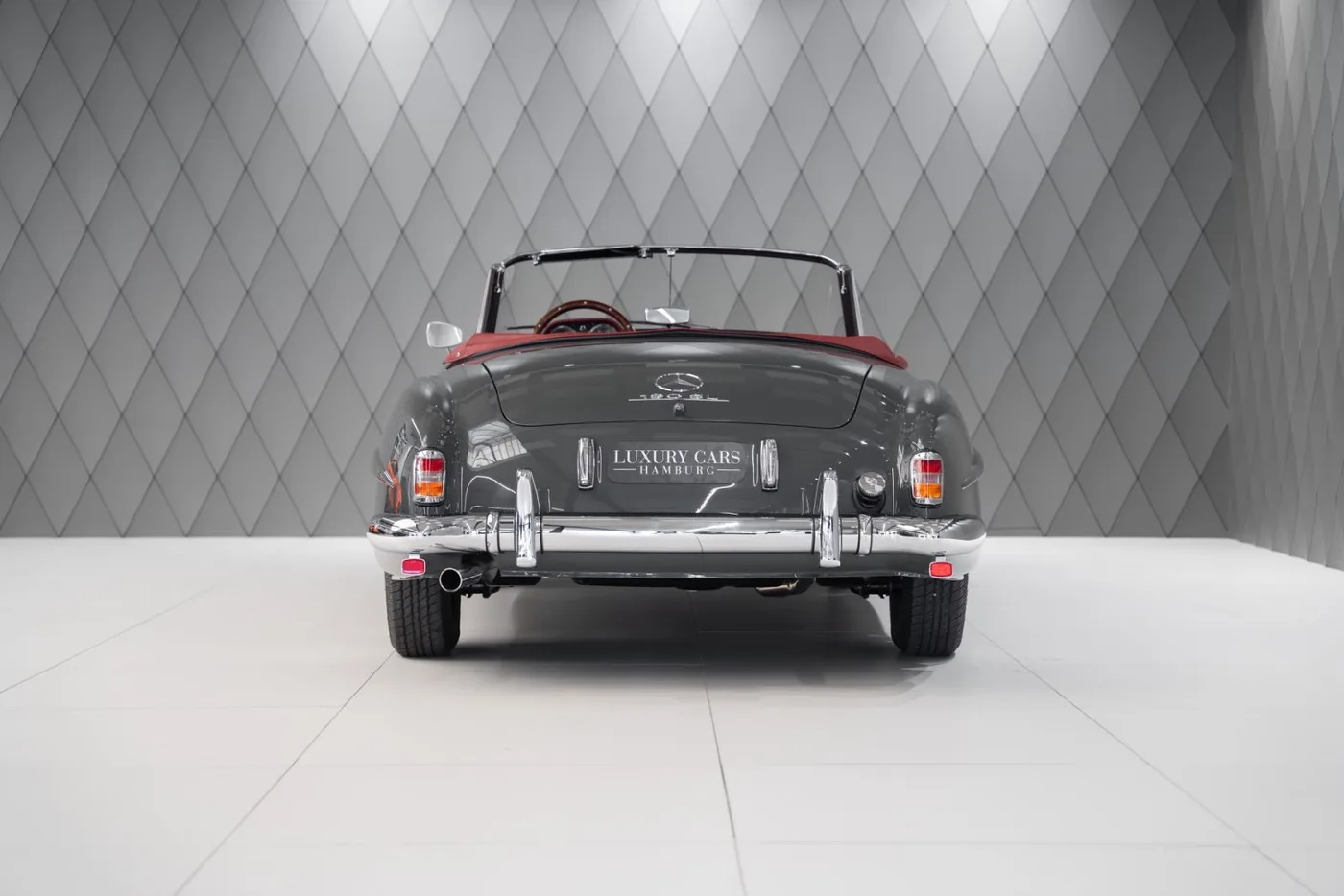 1955 Mercedes-Benz 190 SL Roadster offered by a supercar dealer in Schenefeld, Germany, photo 5 of 25