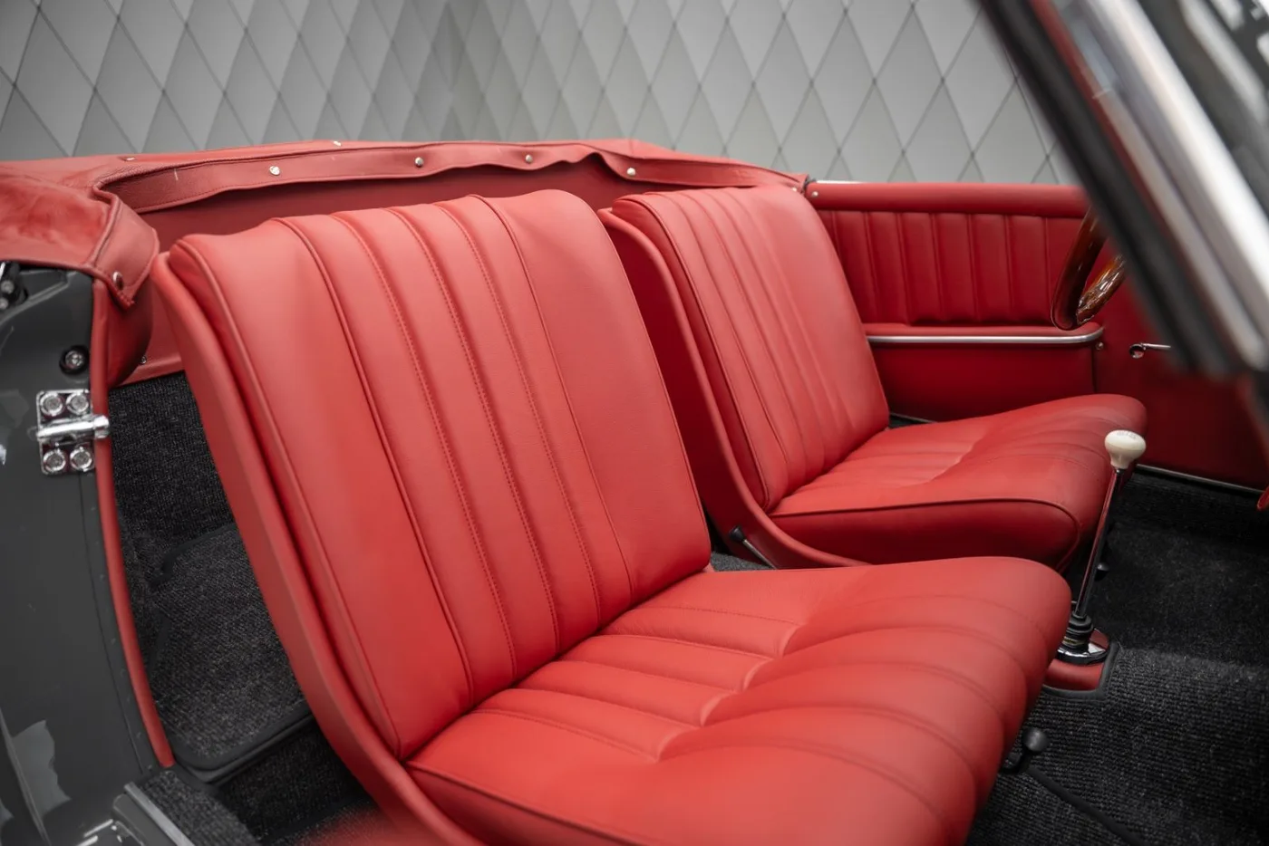 1955 Mercedes-Benz 190 SL Roadster offered by a supercar dealer in Schenefeld, Germany, photo 15 of 25