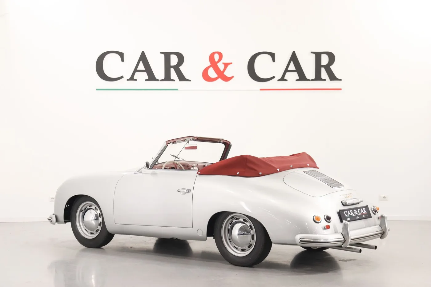 1955 Porsche 356 1500 Cabriolet proposée par un spécialiste de la supercar à Zibido San Giacomo, Italie, photo 2 sur 18