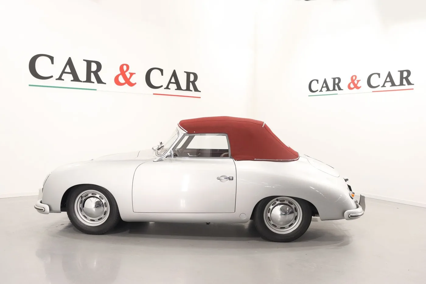1955 Porsche 356 1500 Cabriolet proposée par un spécialiste de la supercar à Zibido San Giacomo, Italie, photo 17 sur 18