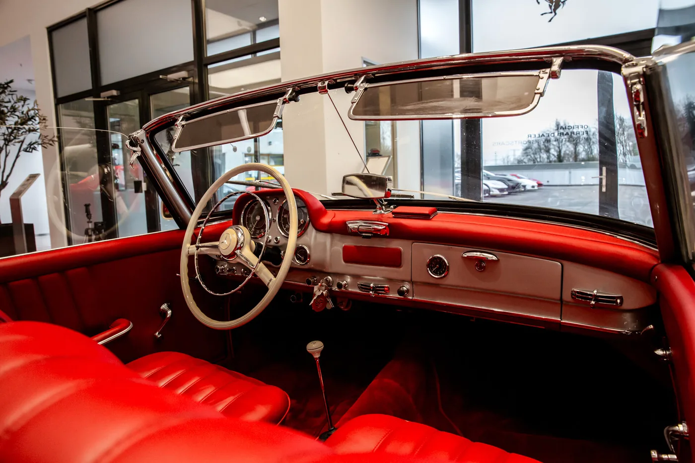 1956 Mercedes-Benz 190 SL offered by a specialist dealer in Hengelo, Netherlands, photo 8 of 15